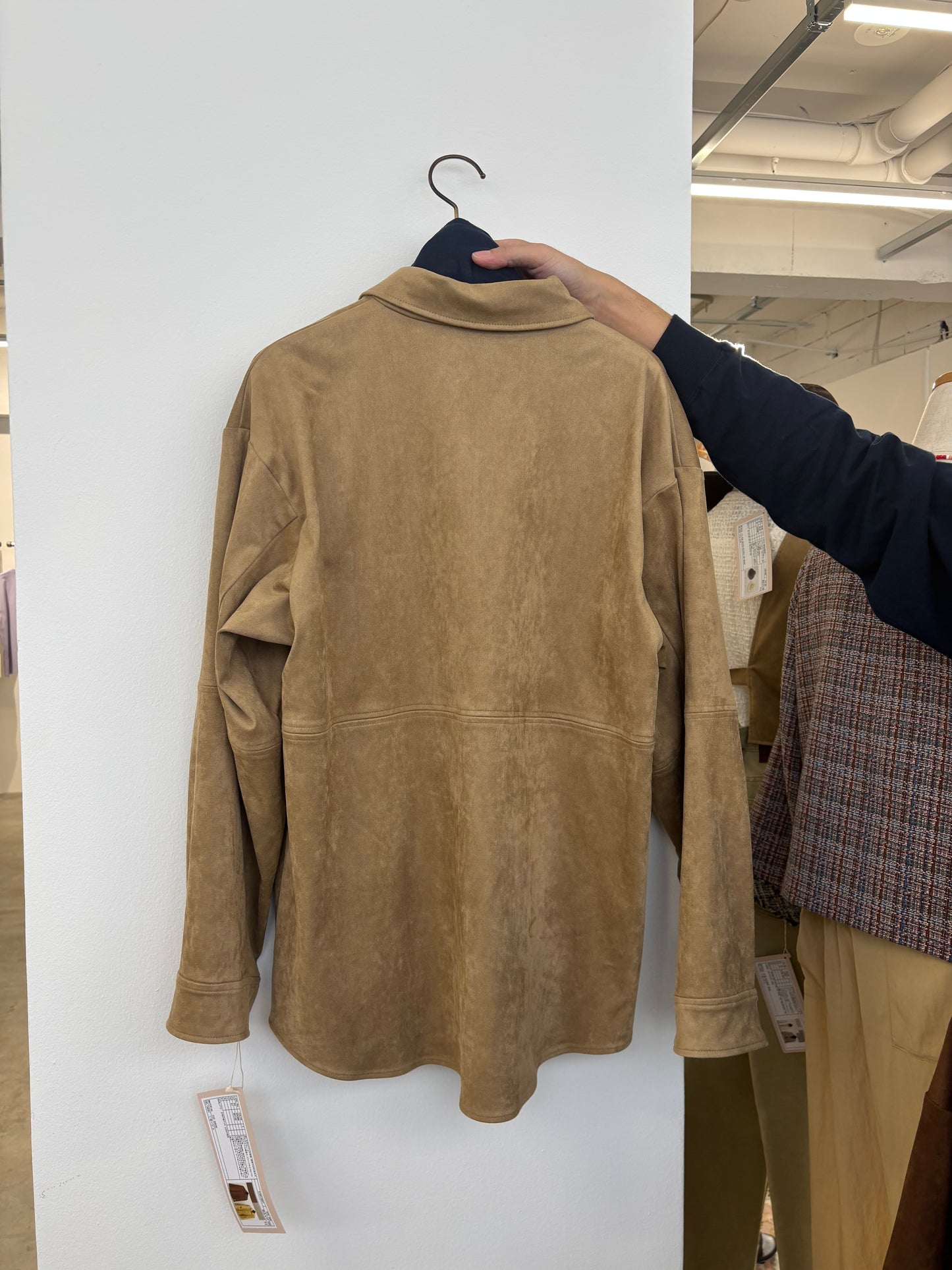 受付終了【予約販売】ECOスウェードシャツジャケット/8613801/LE MÉLANGE