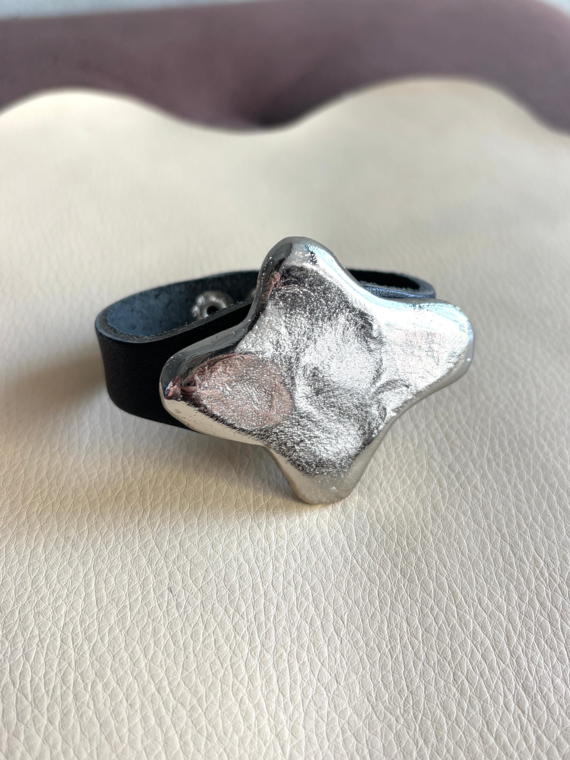 【予約販売】アシンメトリークロスレザーブレスレット