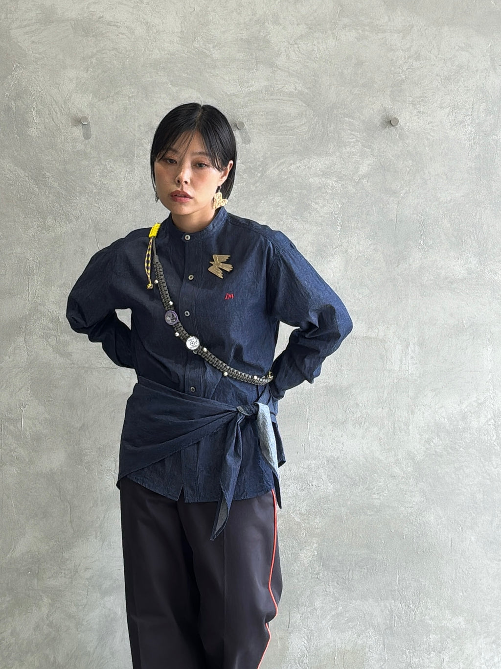 スタンドカラーデニムシャツ（スカーフ付き）／#8643203／LE MÉLANGE／2026 AW #1