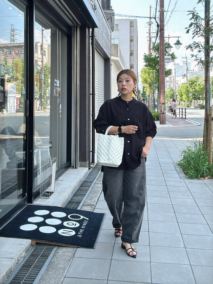 スタッズエンボスバッグ（モノトーン）／イタリア・フィレンツェのレザーバッグ