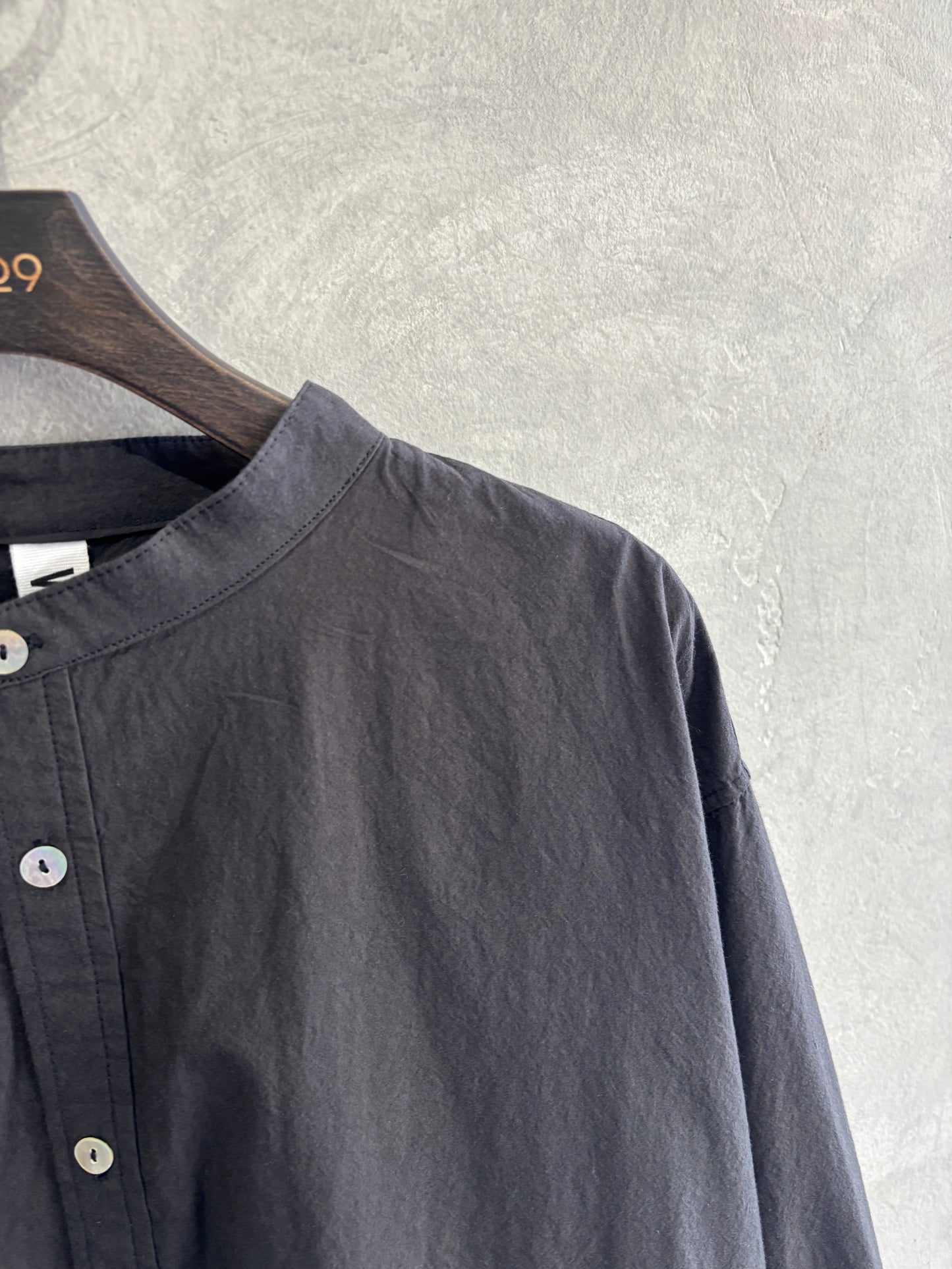 ノーカラーロングシャツ／VENT BLANC