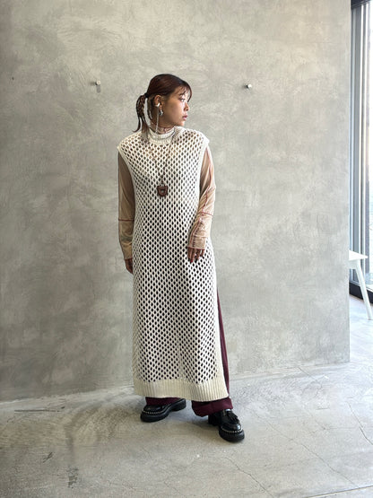 バックオープンメッシュニットワンピース／LHELBIE