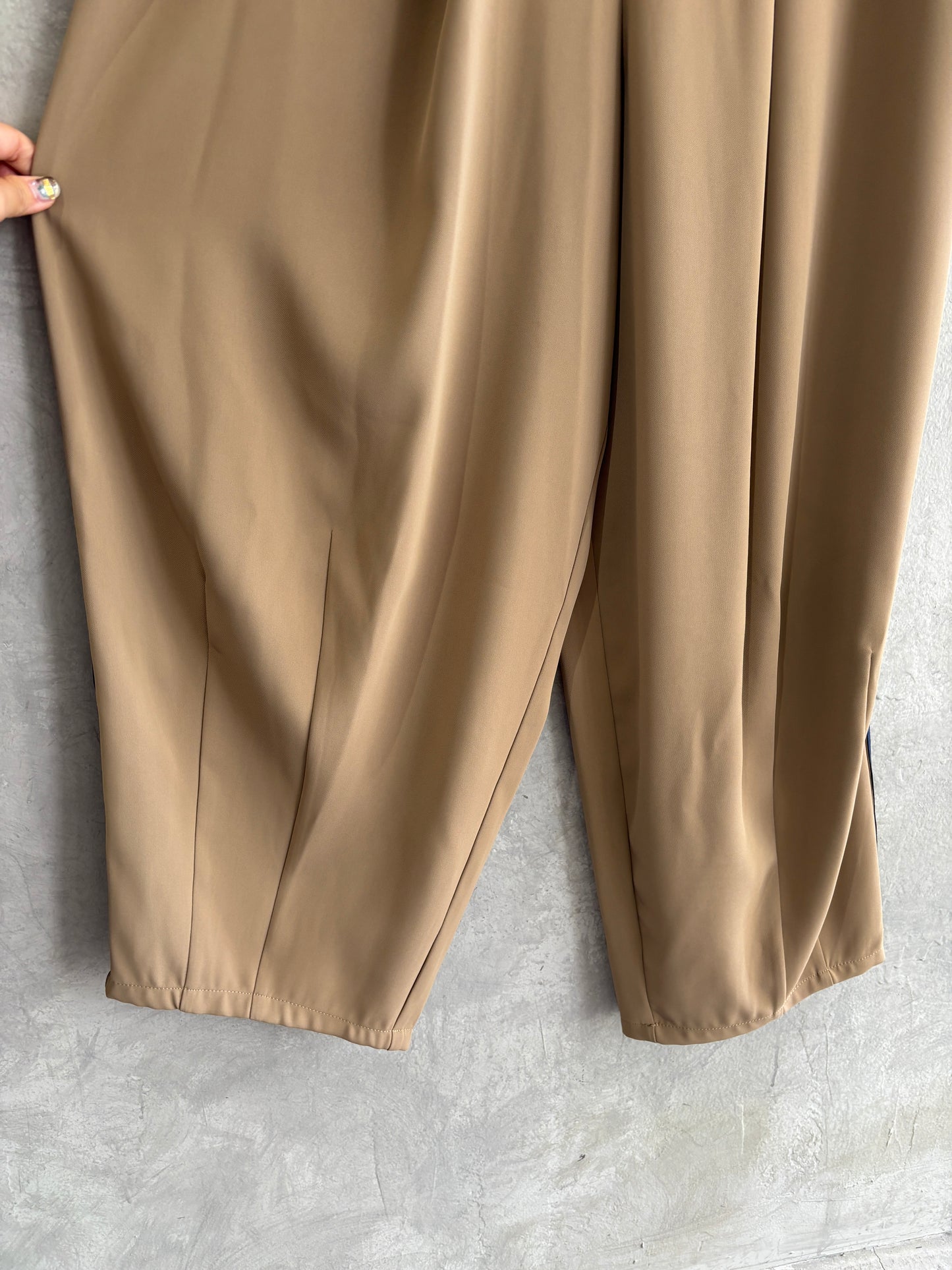 サイドラインバレルレッグパンツ／ayane