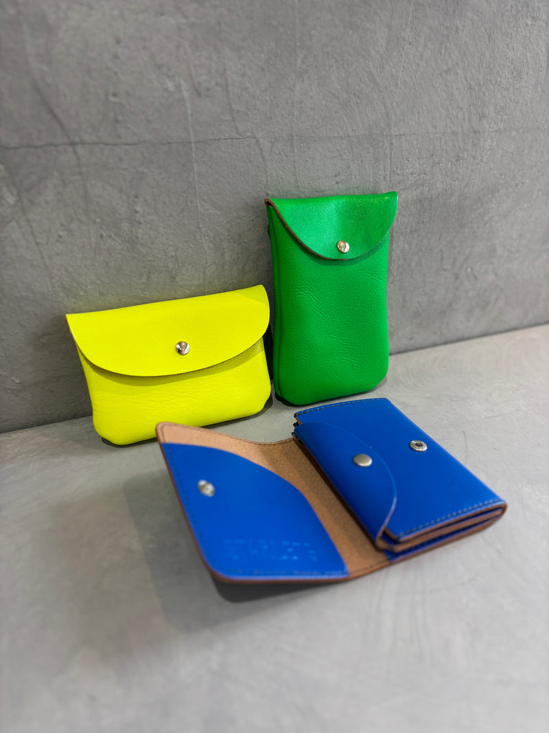 レザー縦型マルチケース／OS241118