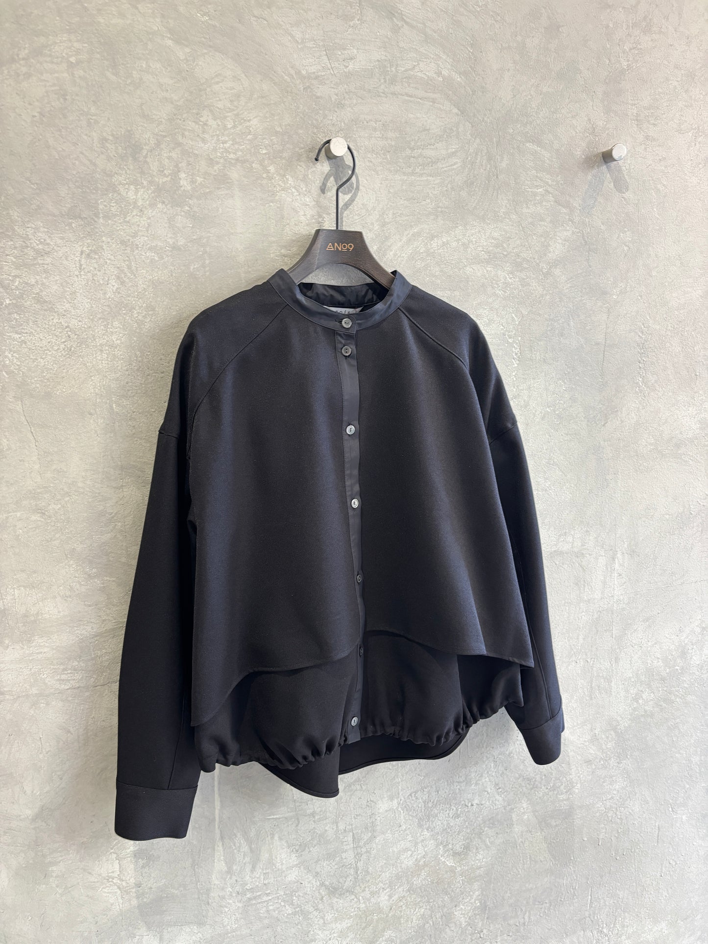 ノーカラードッキングシャツ／trois