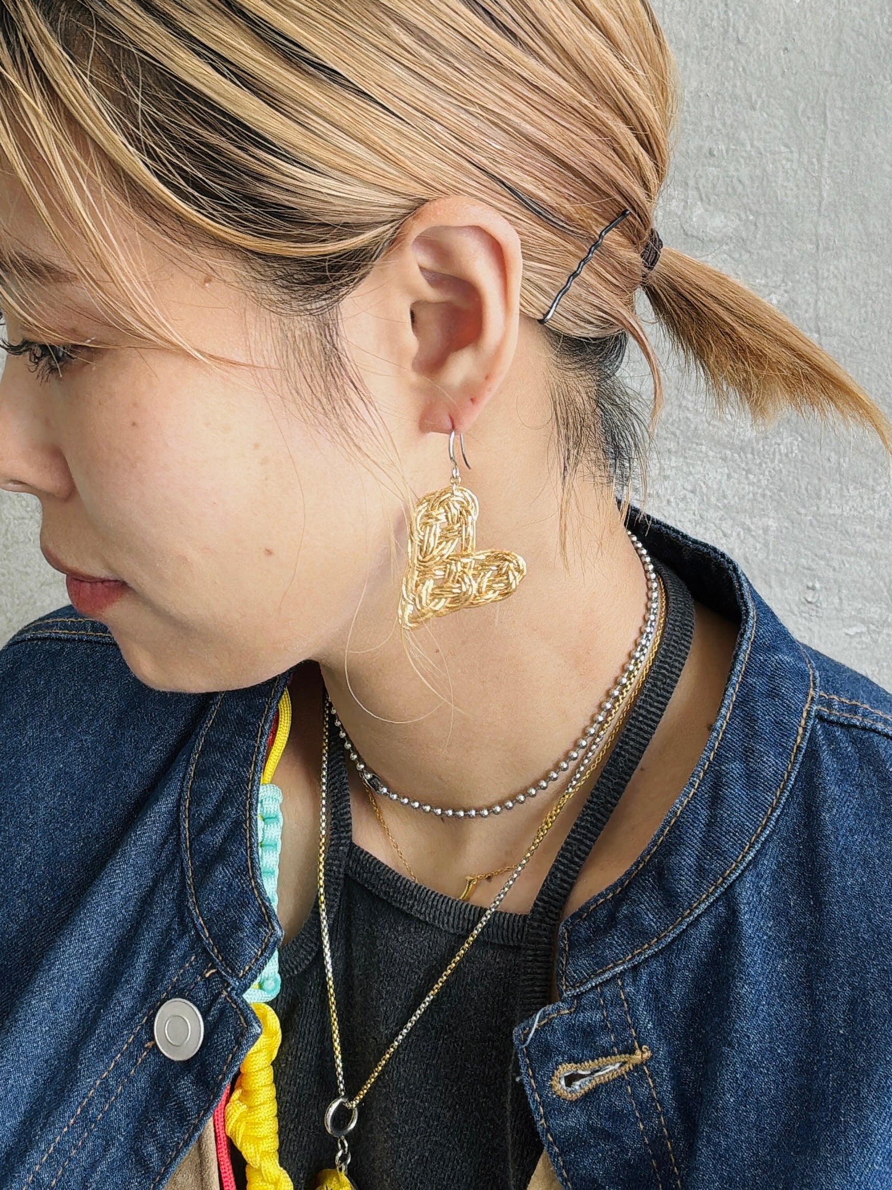 結び屋虹園×No.9コラボ／ハートの揺れるピアス（ピアス・イヤリング）