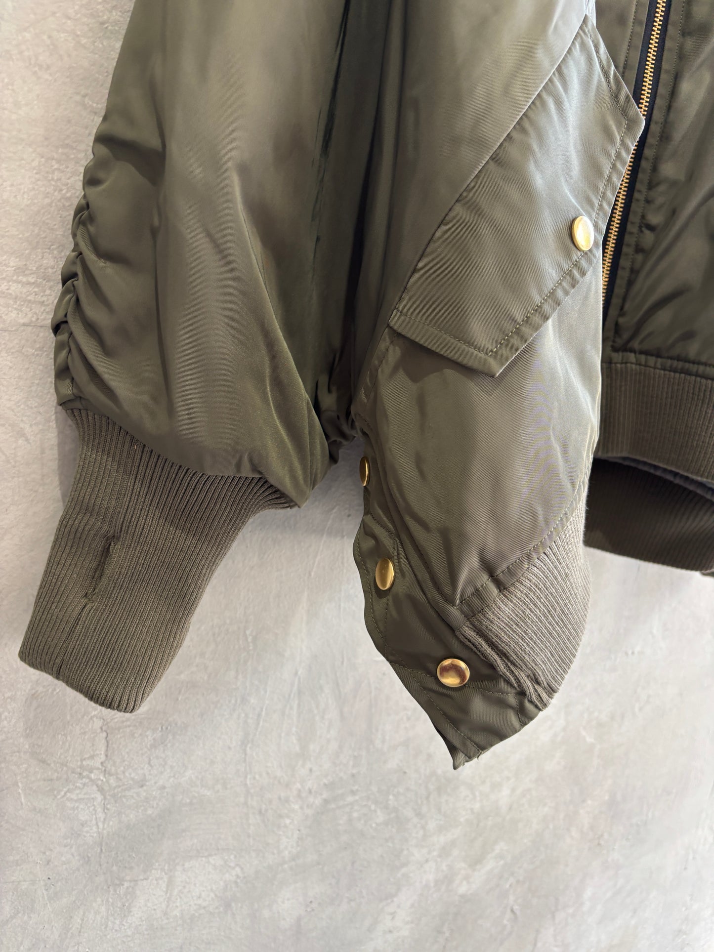 ナイロンツイルポンチョライクMA-1／trois