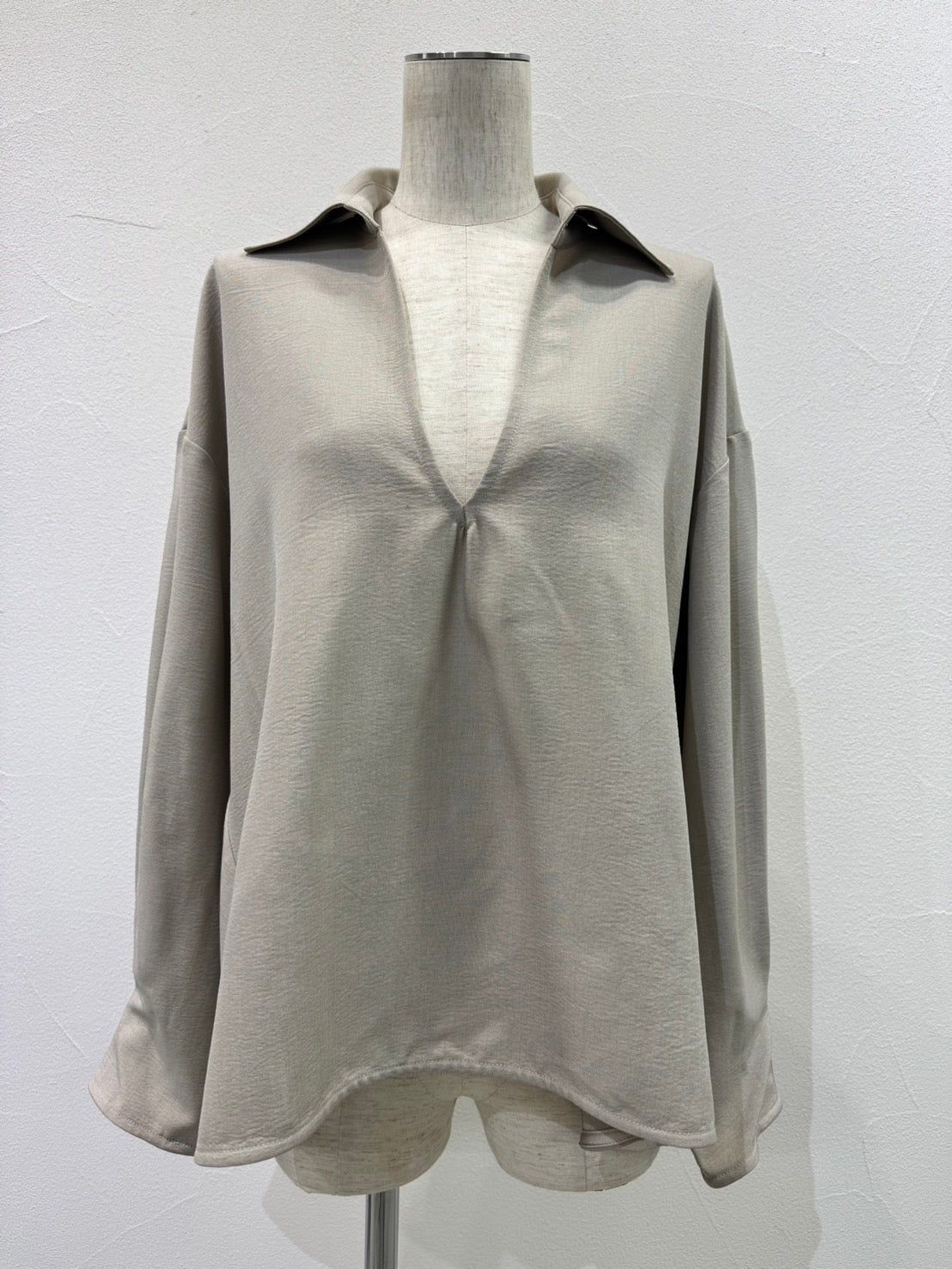 【予約⚡︎販売】バックフレアスキッパープルオーバー／604487／CYAN tokyo／2026 AW#1
