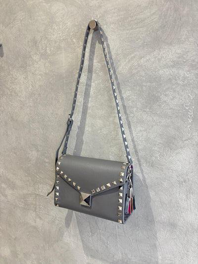 【予約販売】スタッズショルダーハードバッグ／cheek