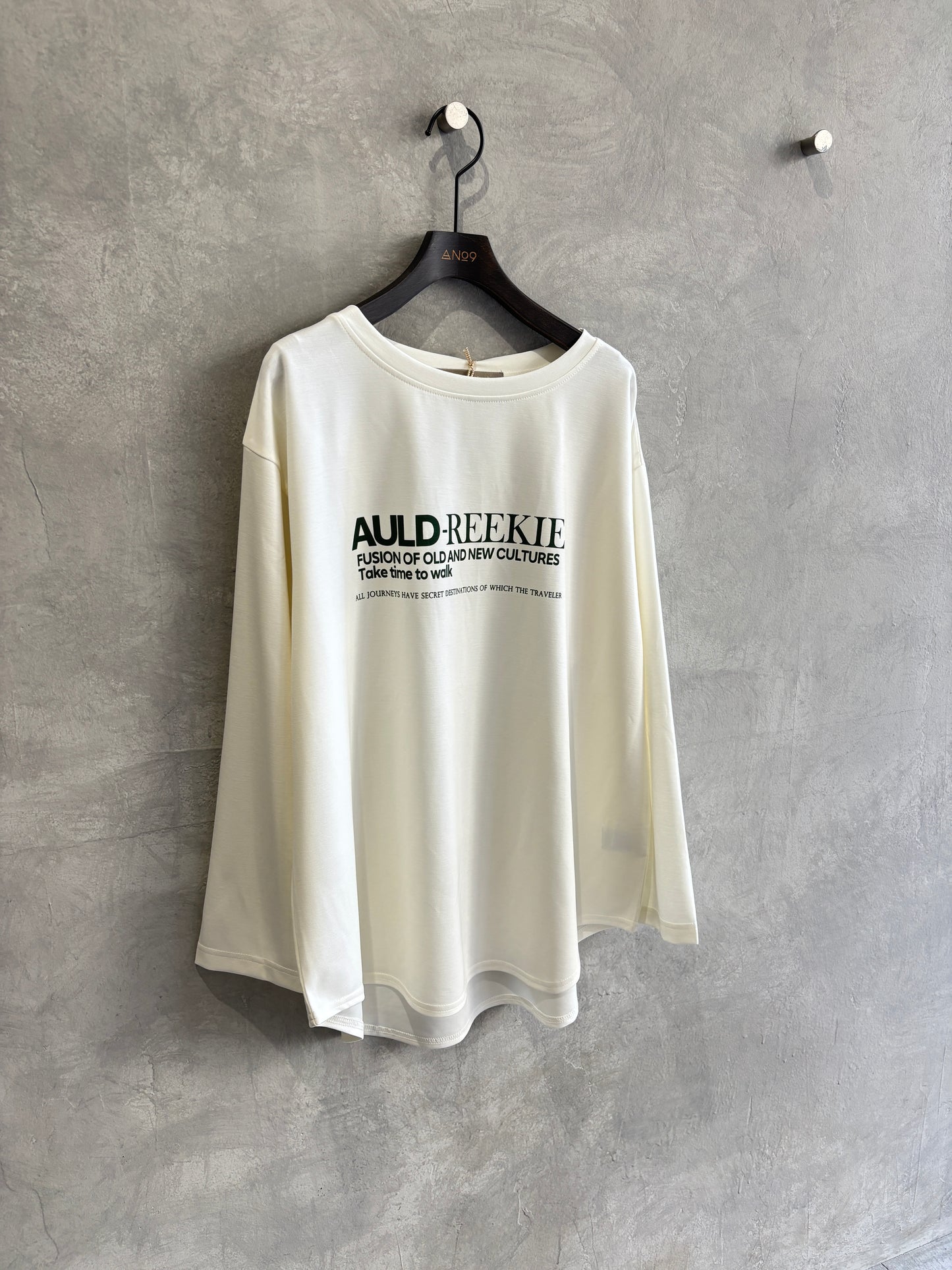 ロゴプリントさらさらロンT／Anna Kerry