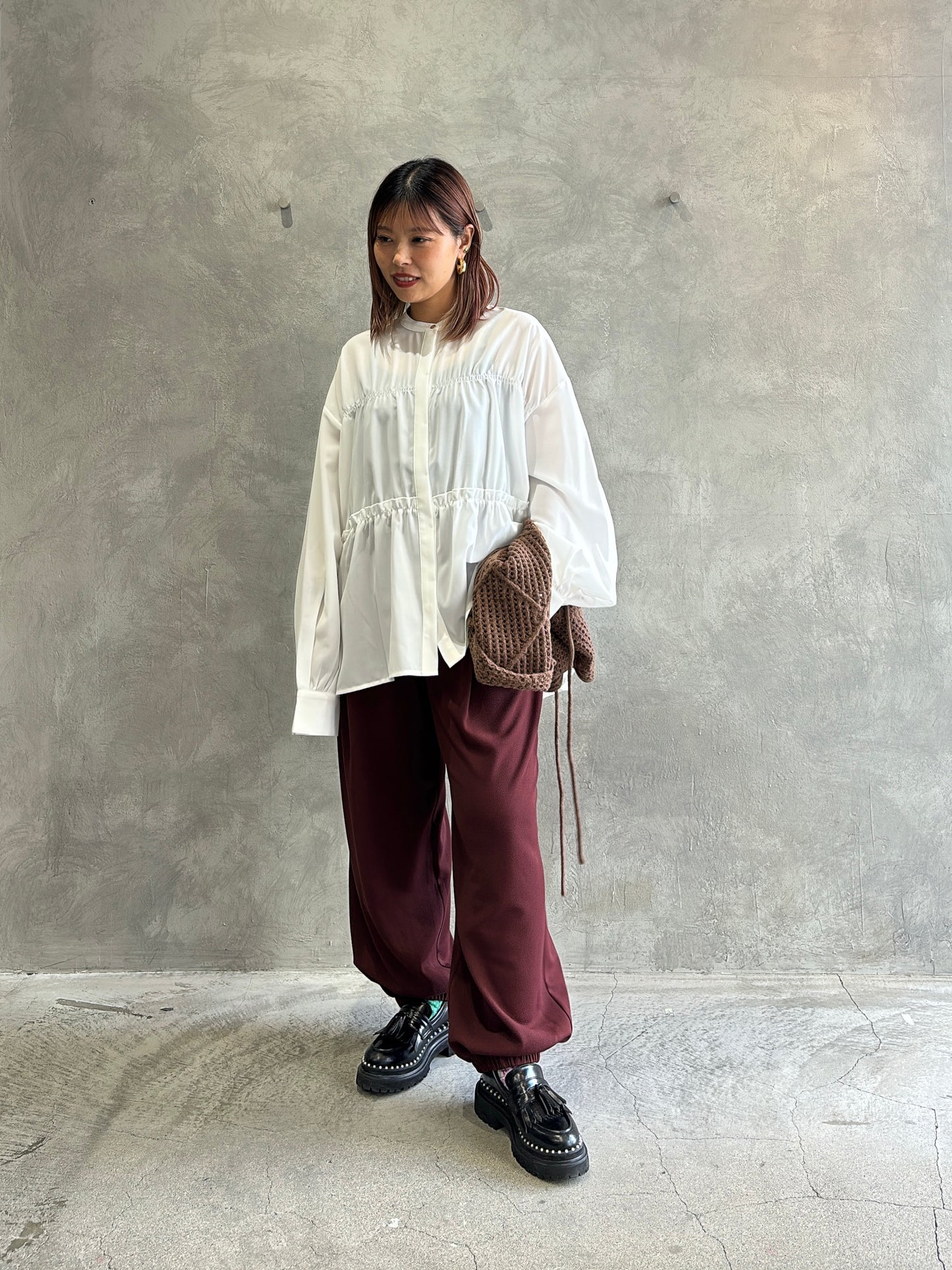 シャーリングティアードブラウス／CYAN tokyo