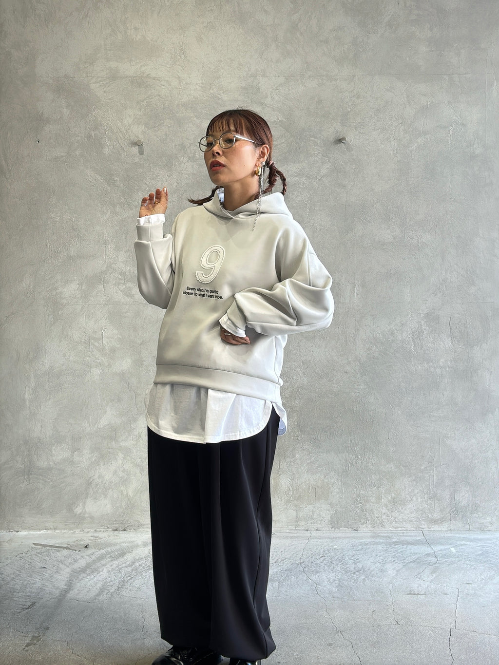 【再入荷】ボンディング「9」刺繍パーカー／Dignite collier