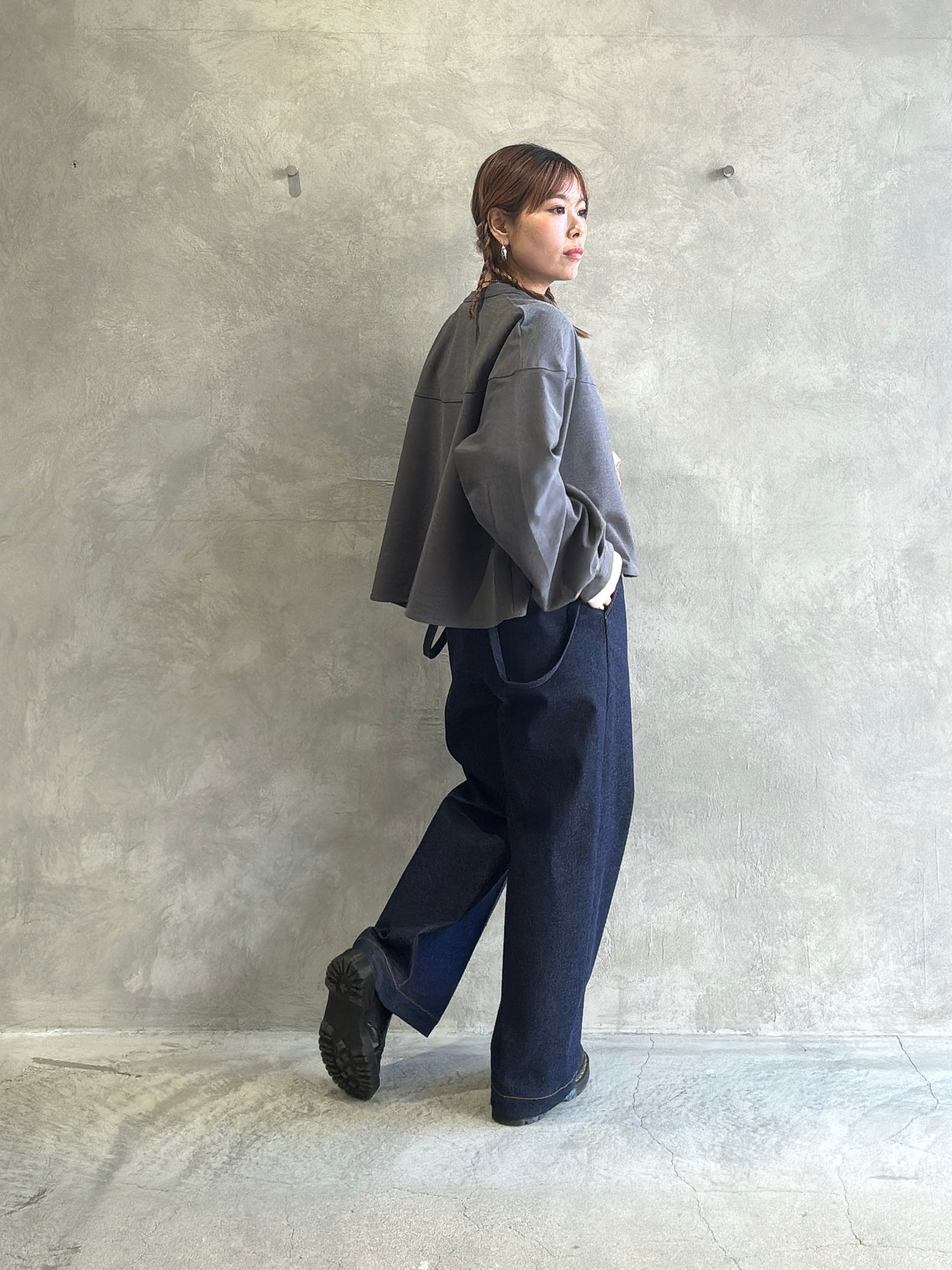 ★ラウンドステッチサーキュラシャツ／CYAN tokyo