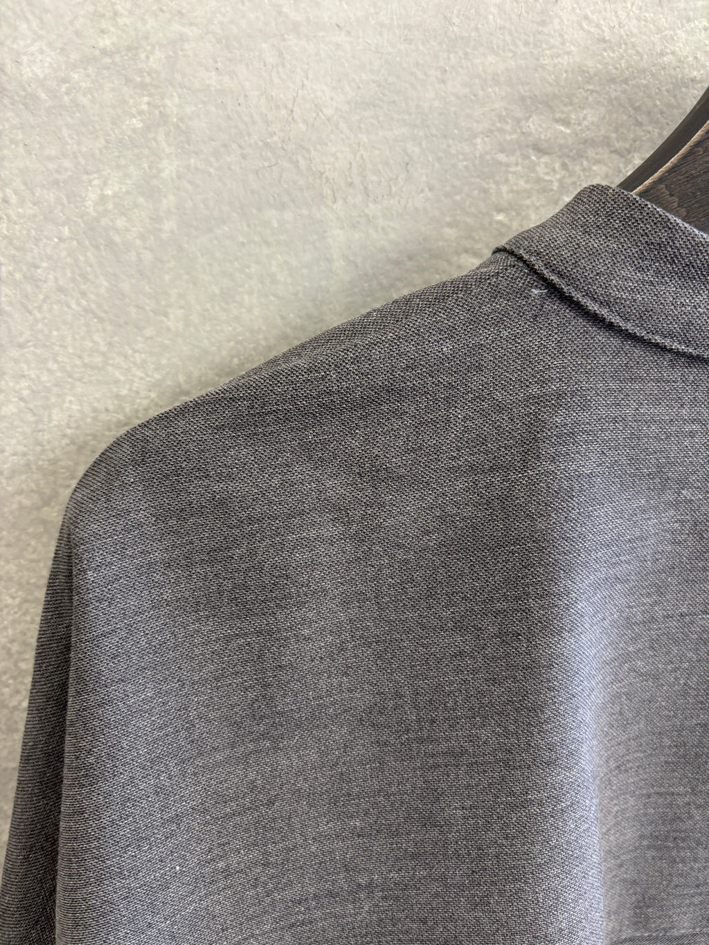 ラウンドステッチサーキュラシャツ／CYAN tokyo