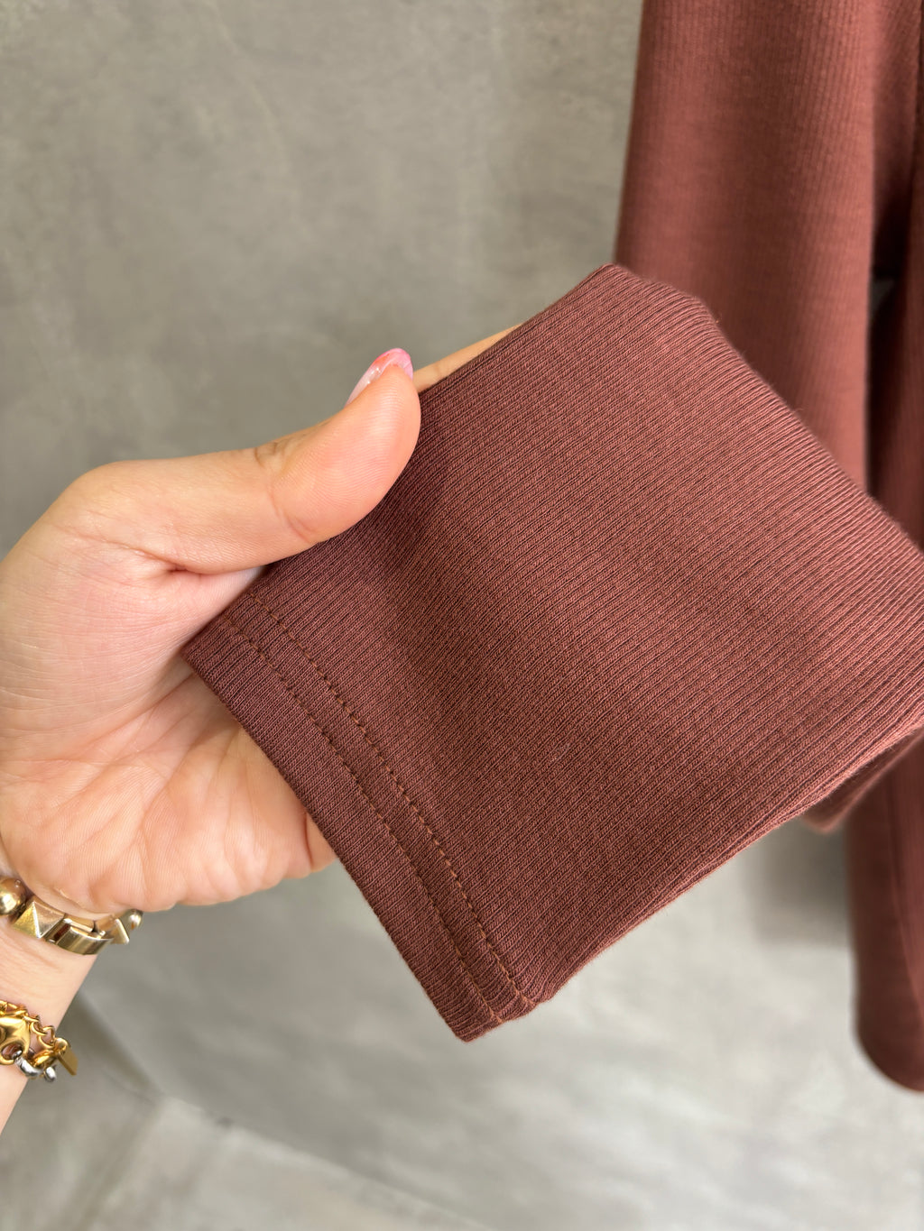 ホルターネックプルオーバー／Dignite collier