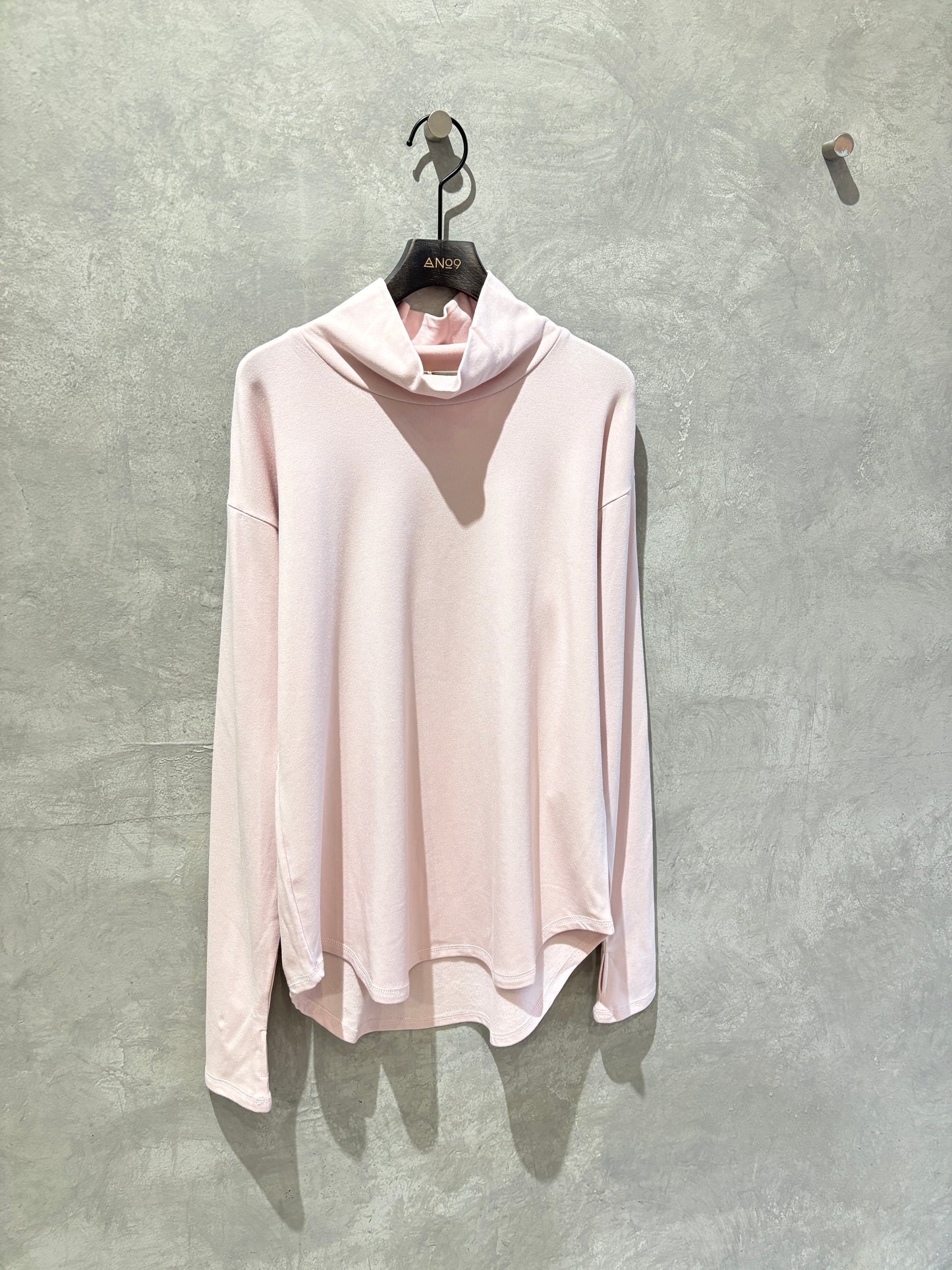 スタンドネックあったかロンT／ANNA  KERRY