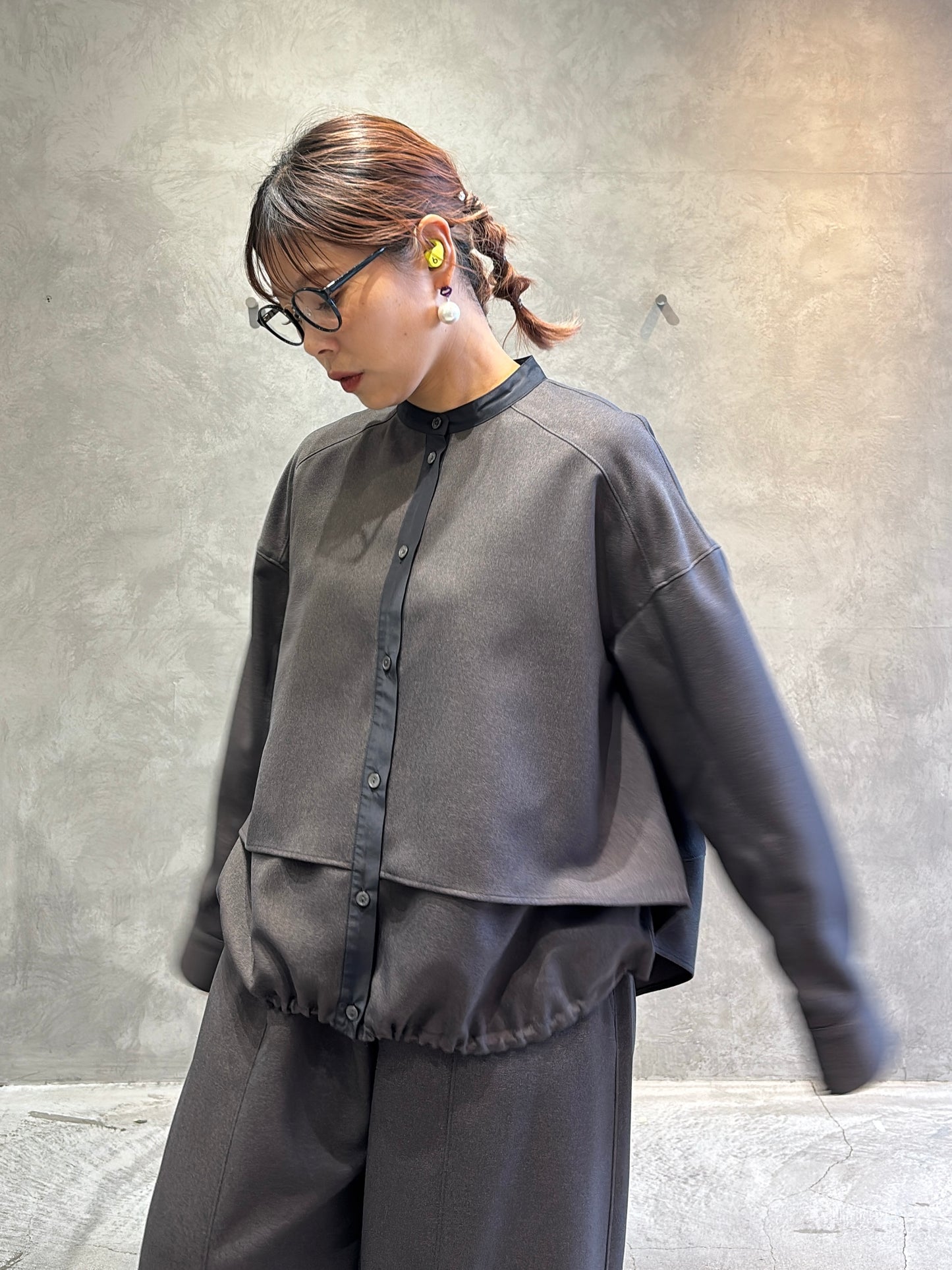 ノーカラードッキングシャツ／trois