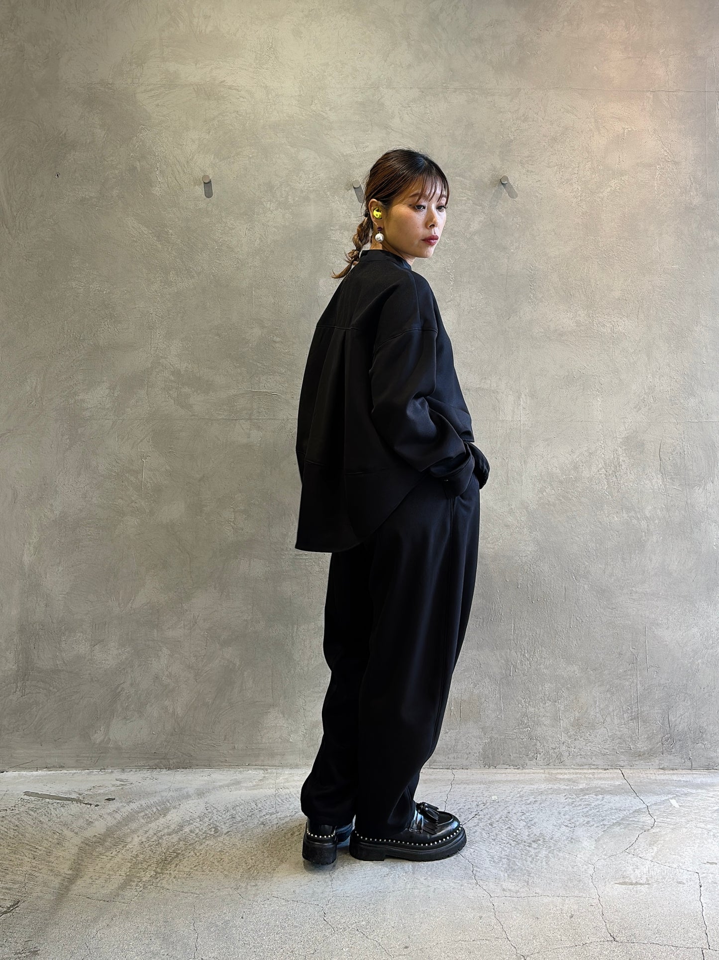 イージーカーブパンツ／trois