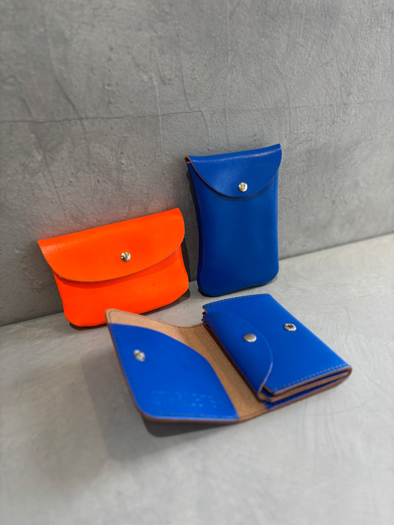 レザー縦型マルチケース／OS241118