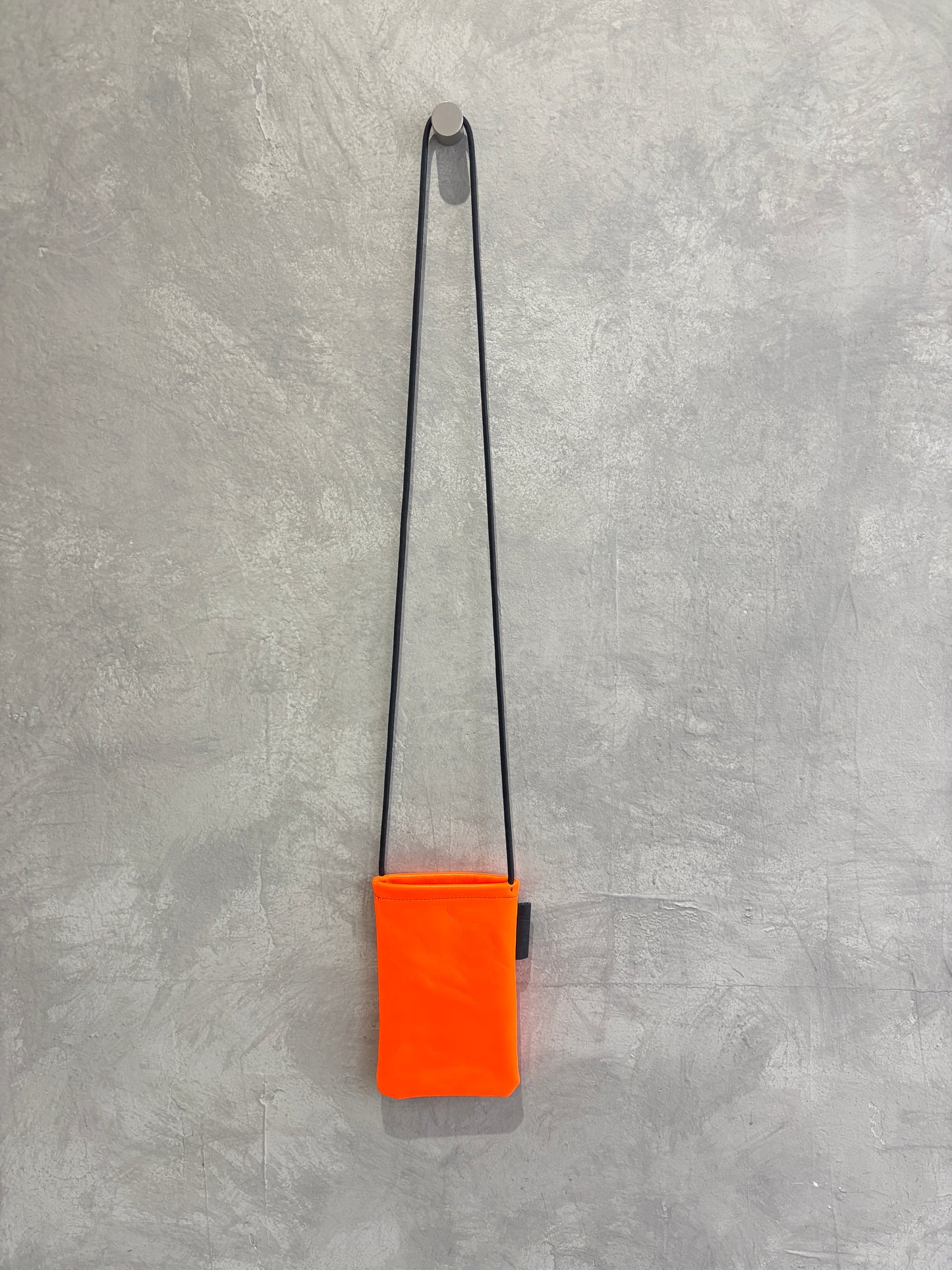 【新色追加】ネオンカラーサコッシュ／SP240214