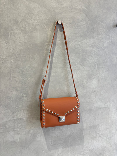 【予約販売】スタッズショルダーハードバッグ／cheek