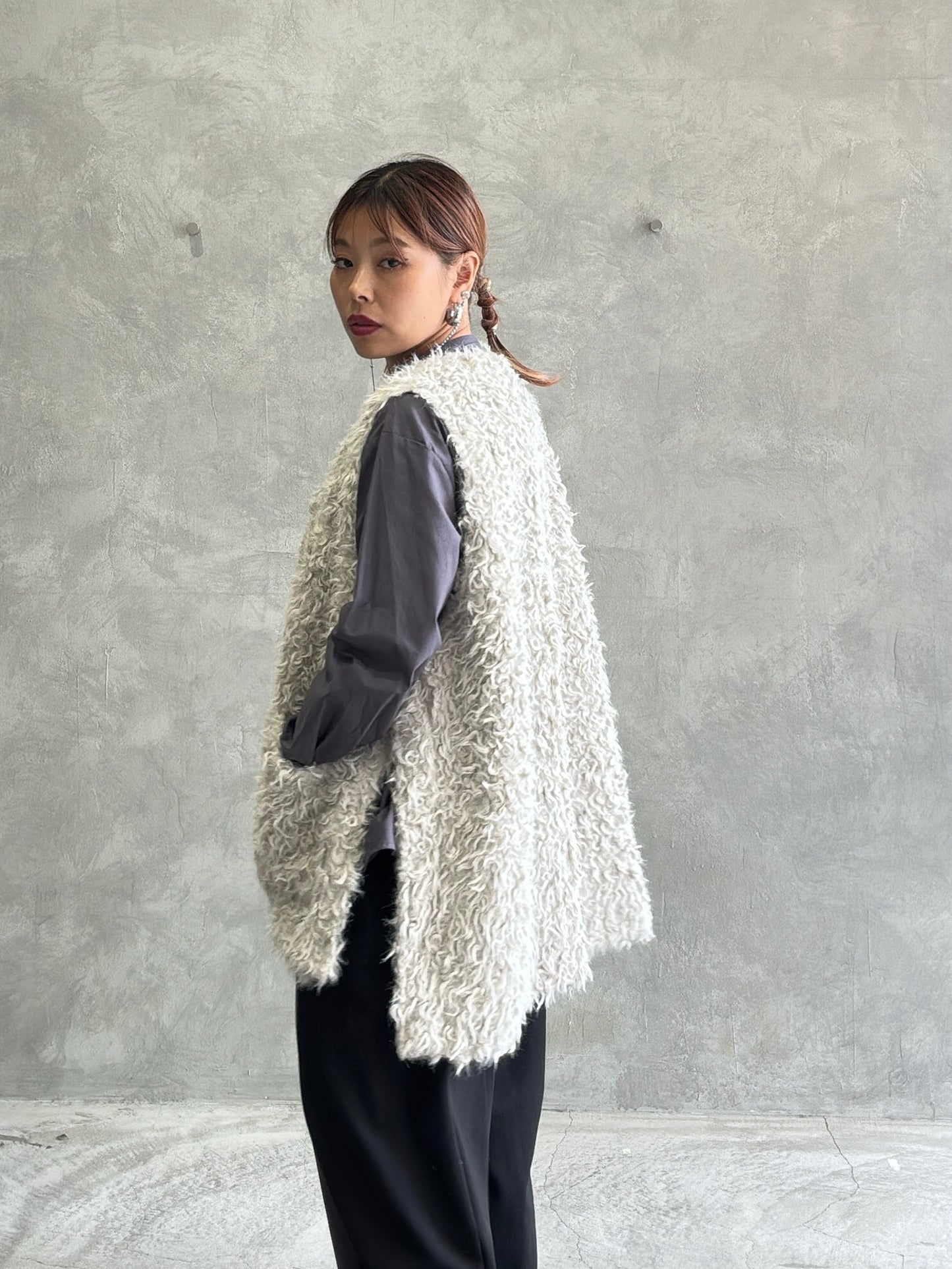 バックオーバーカーリーファーベスト／CYAN TOKYO