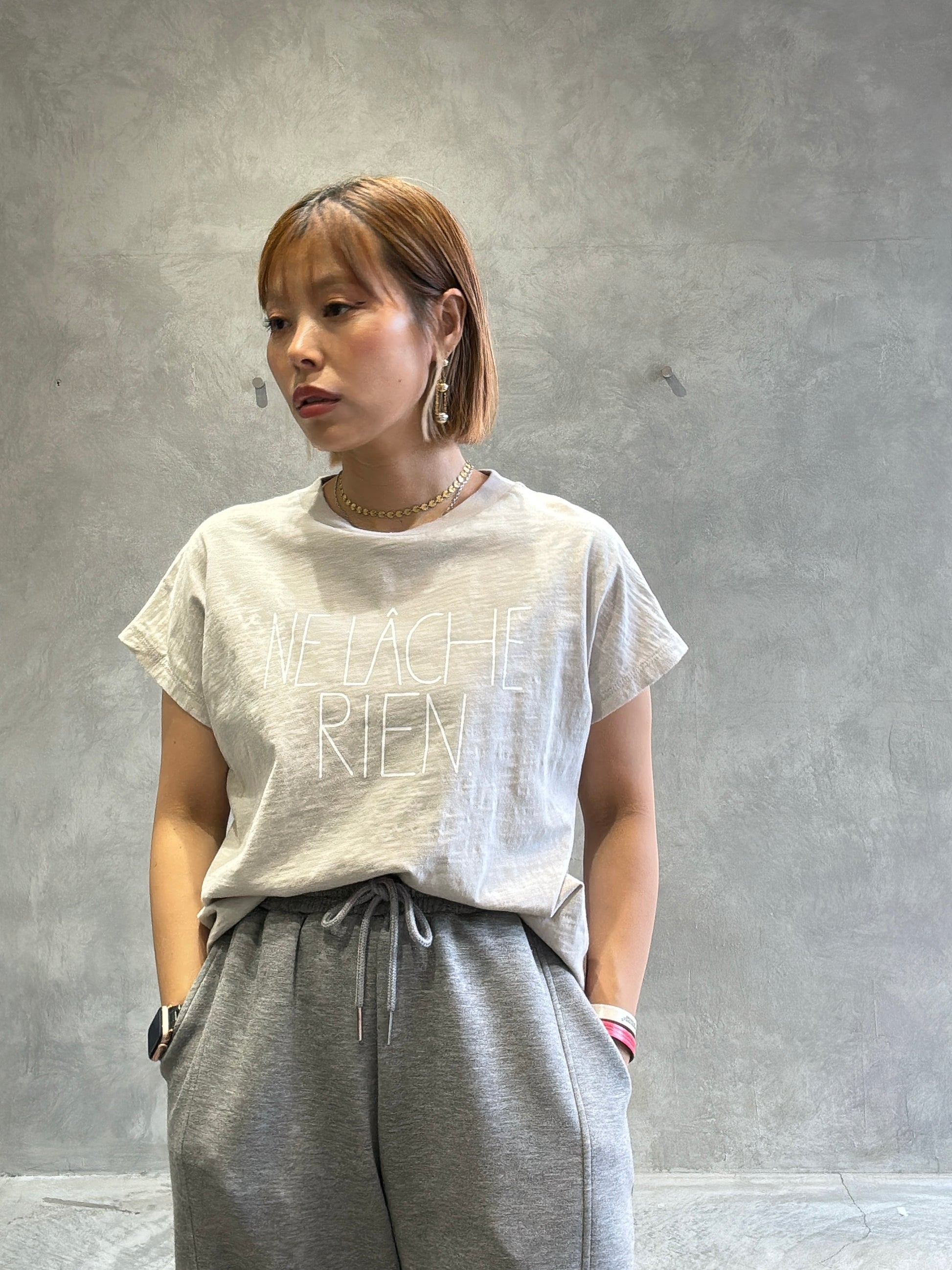 【予約販売】NE LACHE RIENロゴゆるフレンチスラブTシャツ／ING