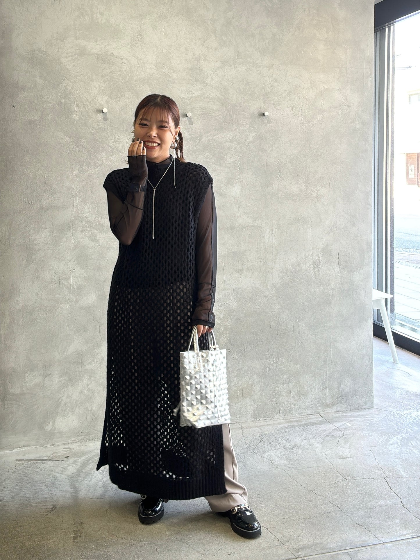 バックオープンメッシュニットワンピース／LHELBIE