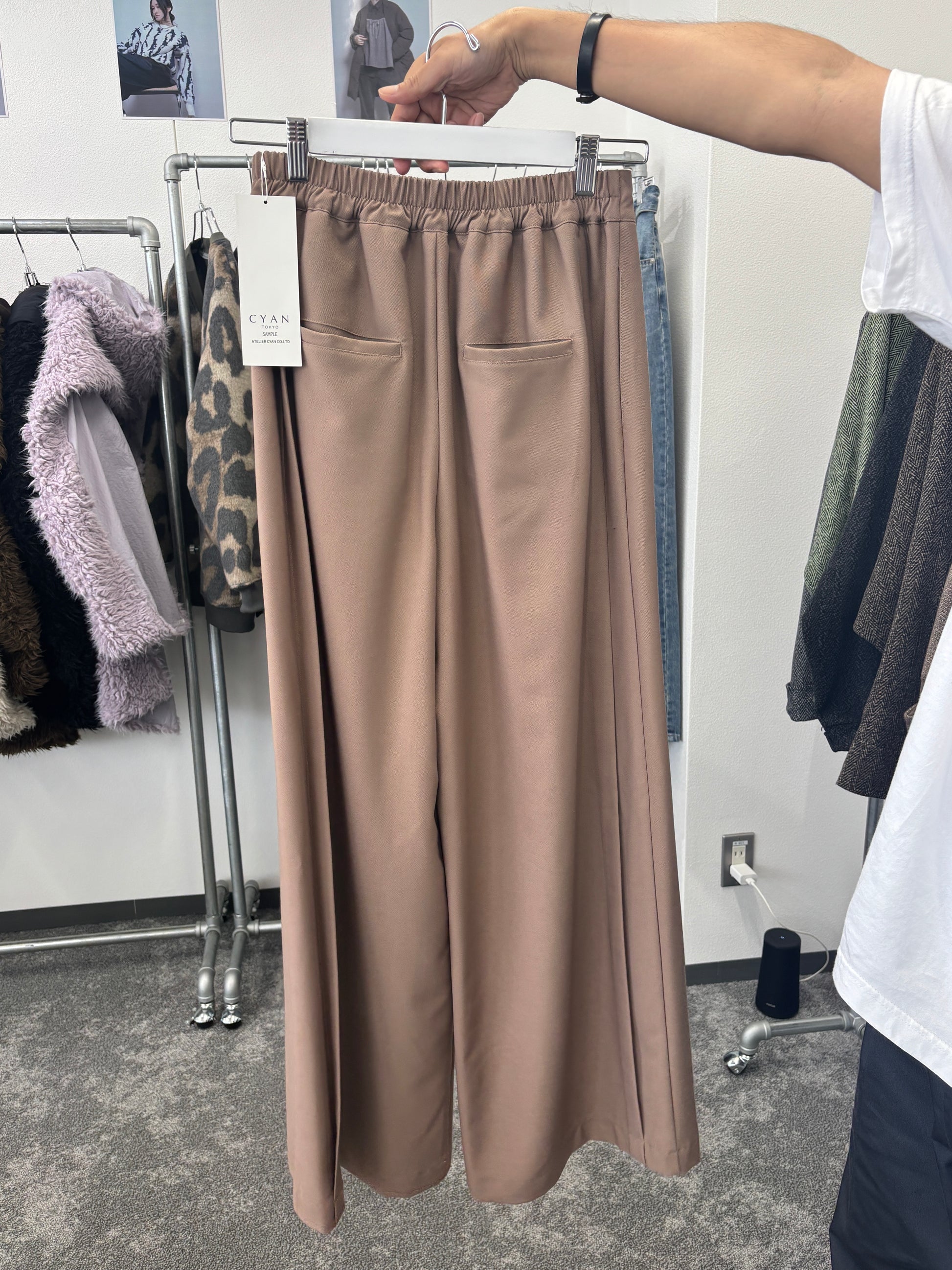 【予約⚡︎販売】エンドタックワイドパンツ／607527／CYAN tokyo／2026 AW#2