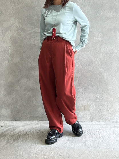 タックカーブパンツ／ANNA  KERRY