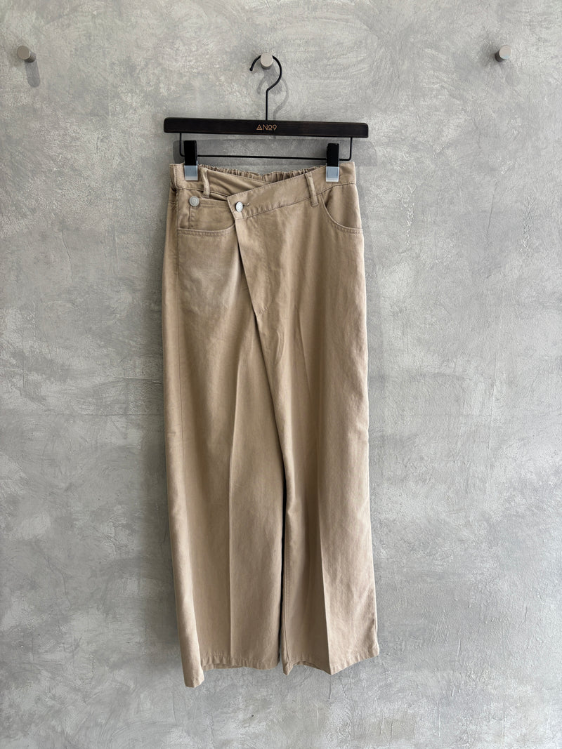 【GWあけにお届け！】アシンメトリーパンツ／P62025AI／PRIORIY　