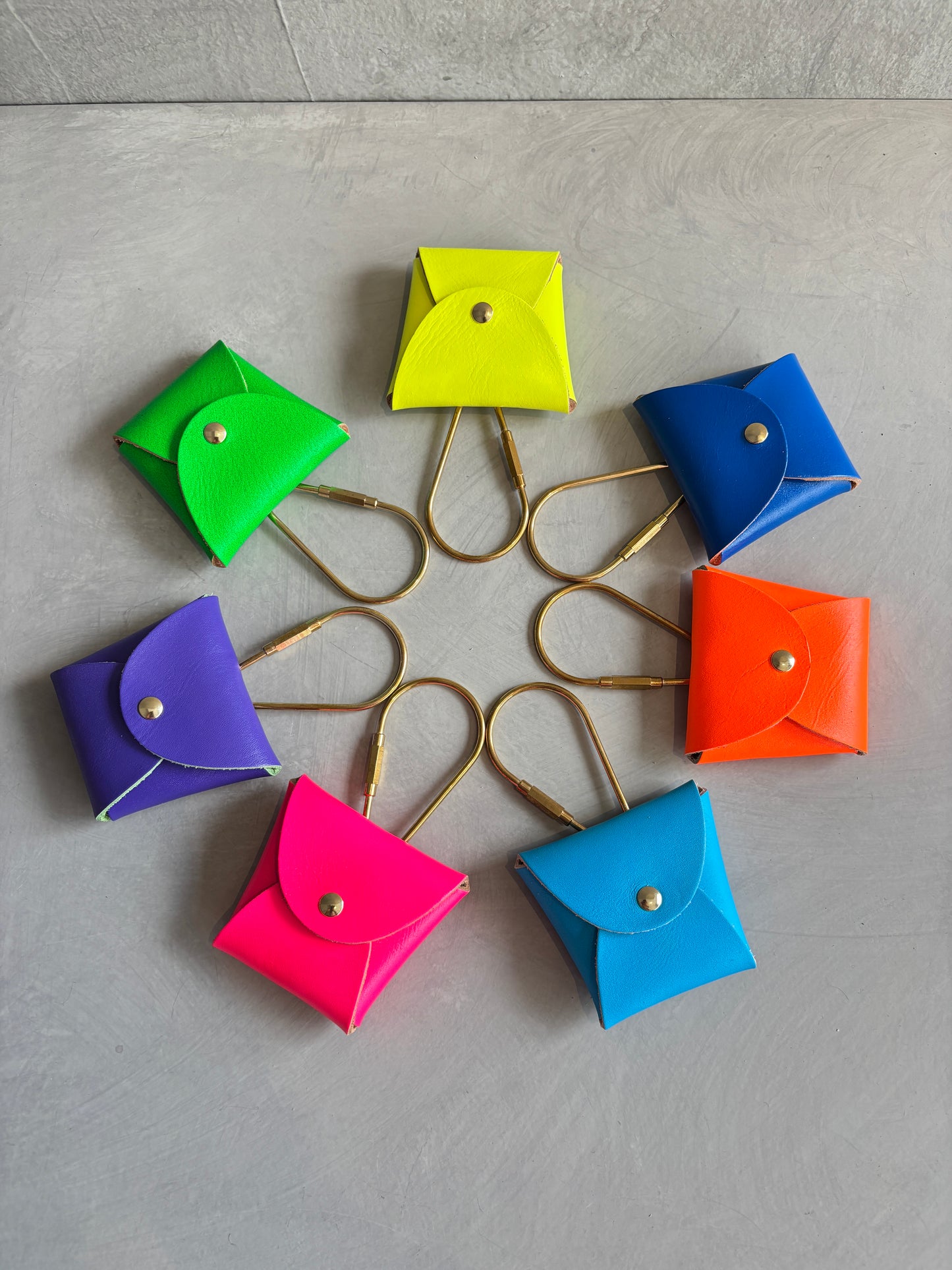 レザーminiマルチケース／OS250933