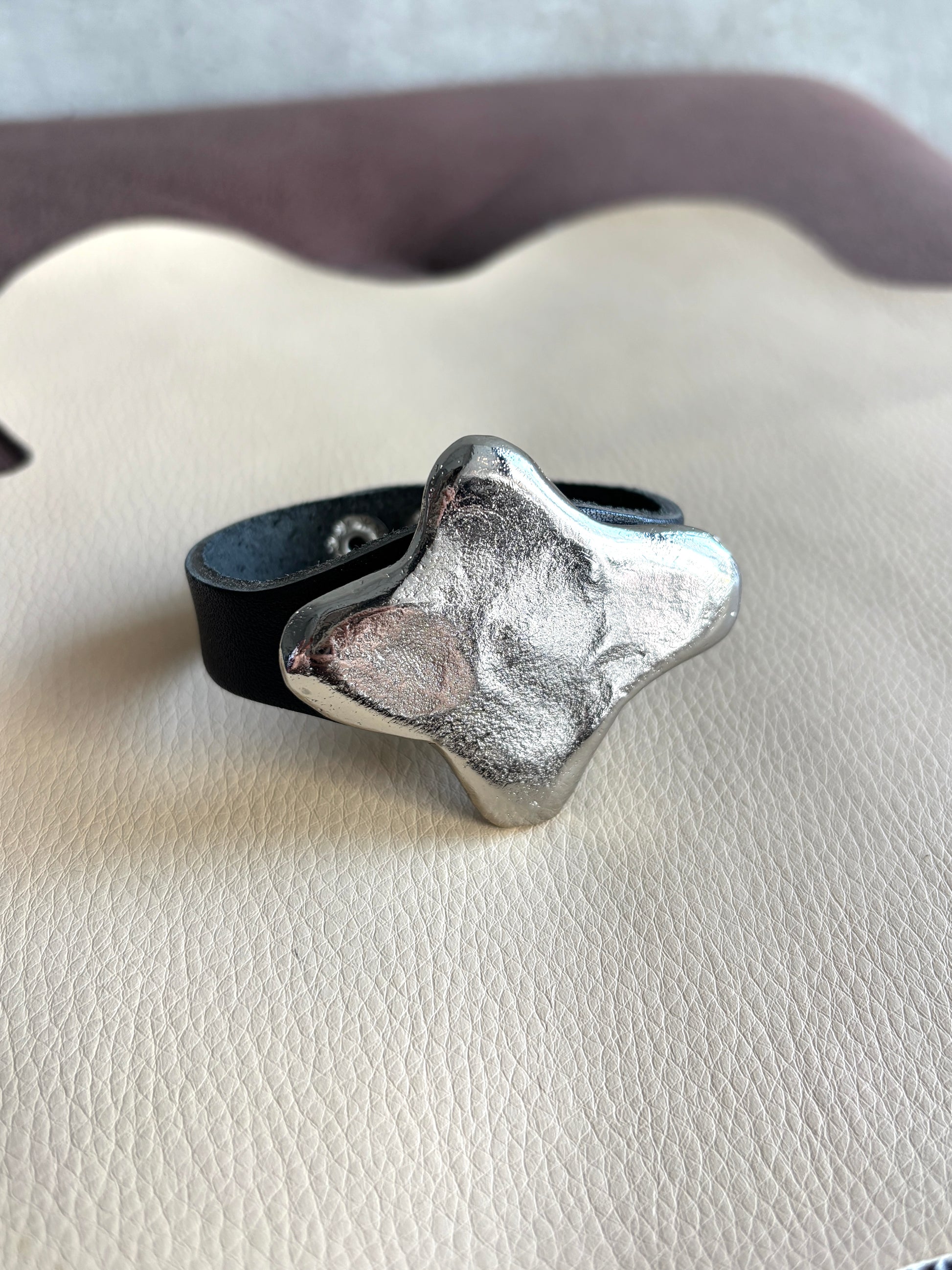 【予約販売】アシンメトリークロスレザーブレスレット