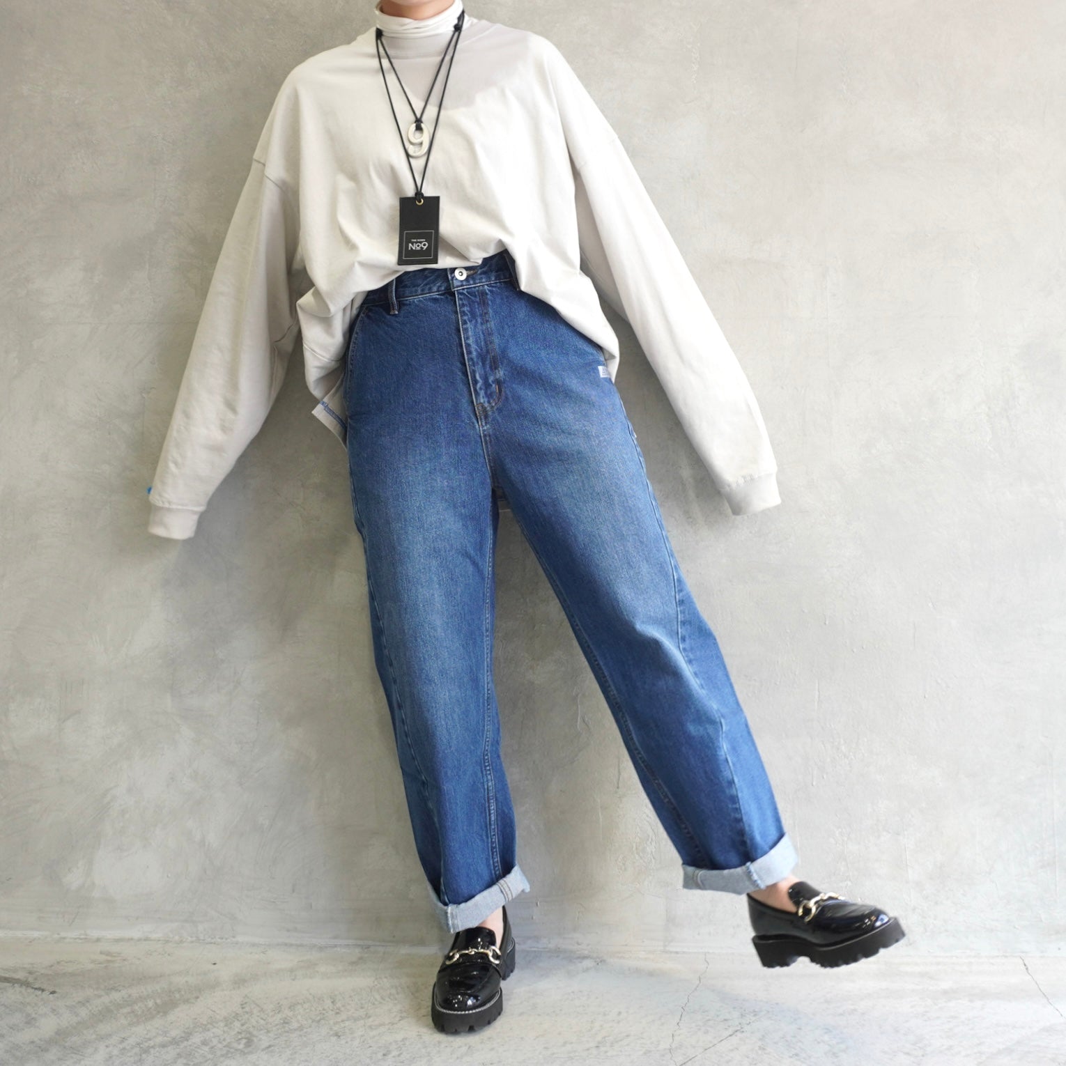 すっきり見えカーブデニムパンツ／No.9-the Nines-