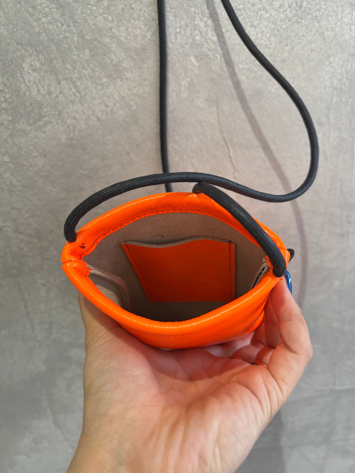 【新色追加】ネオンカラーサコッシュ／SP240214