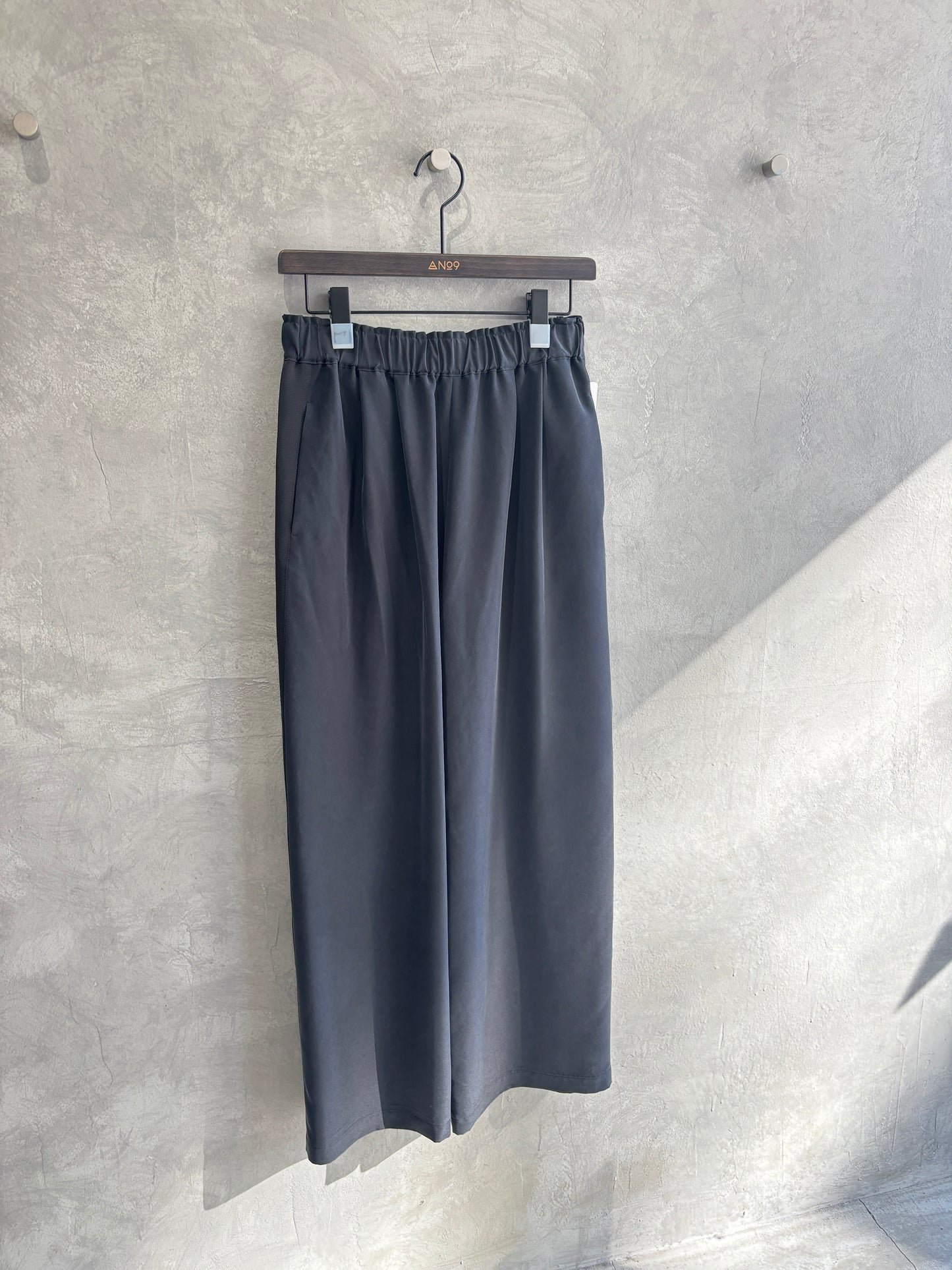 ピーチポプリンサイドテープワイドパンツ／trois