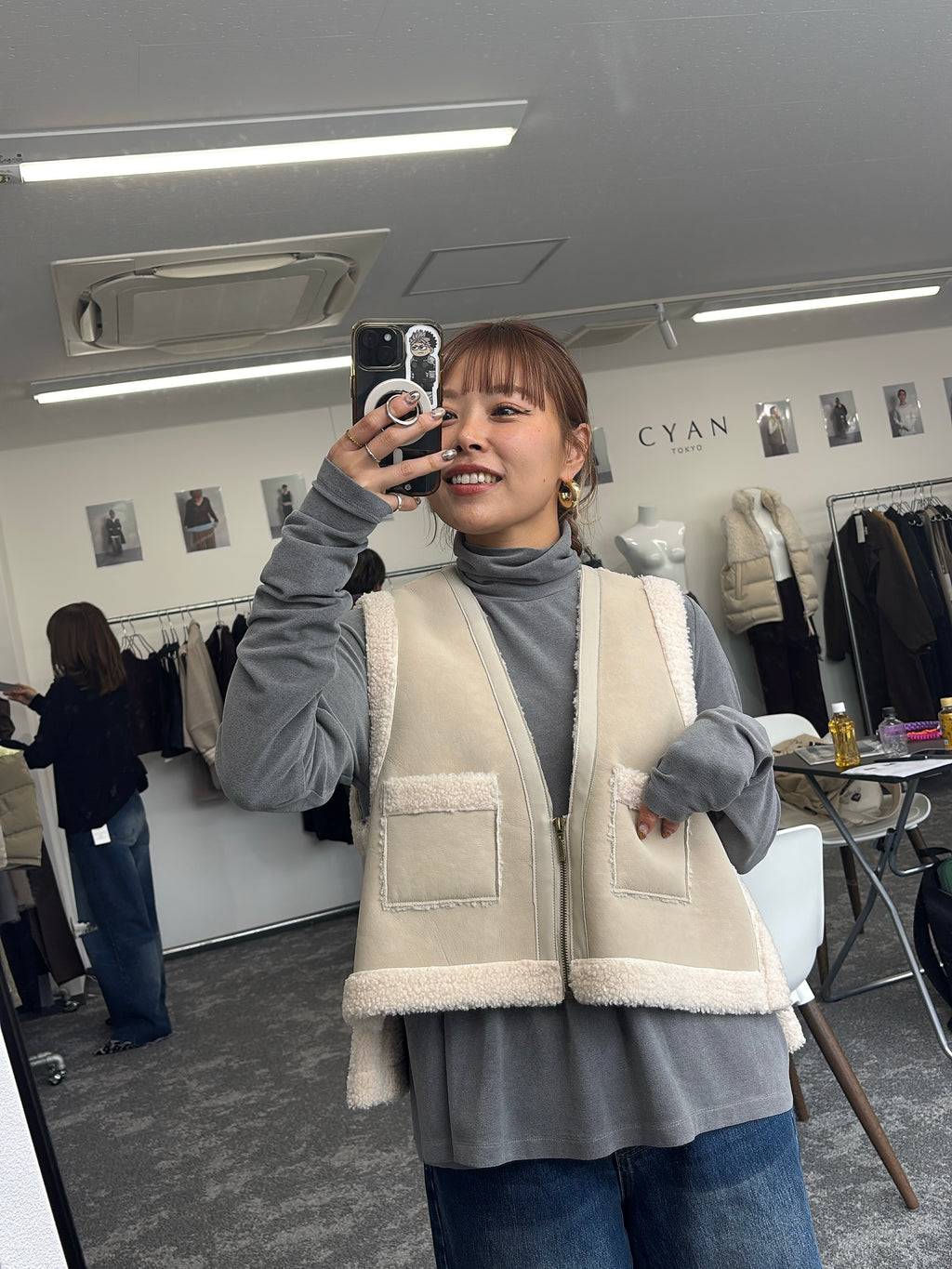 【予約⚡︎販売】バックオーバームートンベスト／604499／CYAN tokyo／2026 AW#1