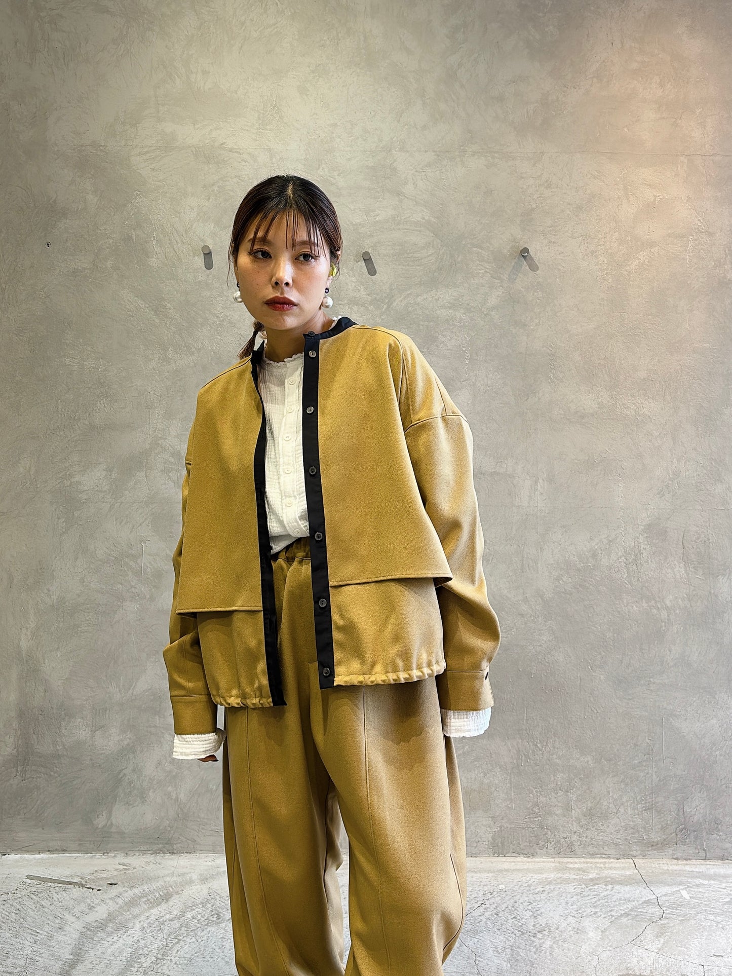 ノーカラードッキングシャツ／trois