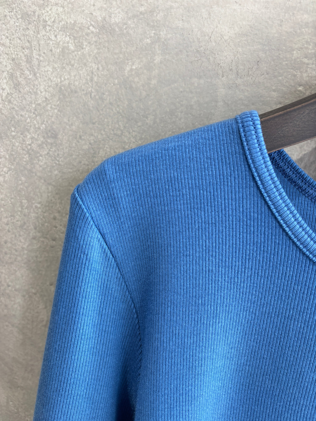 ホルターネックプルオーバー／Dignite collier