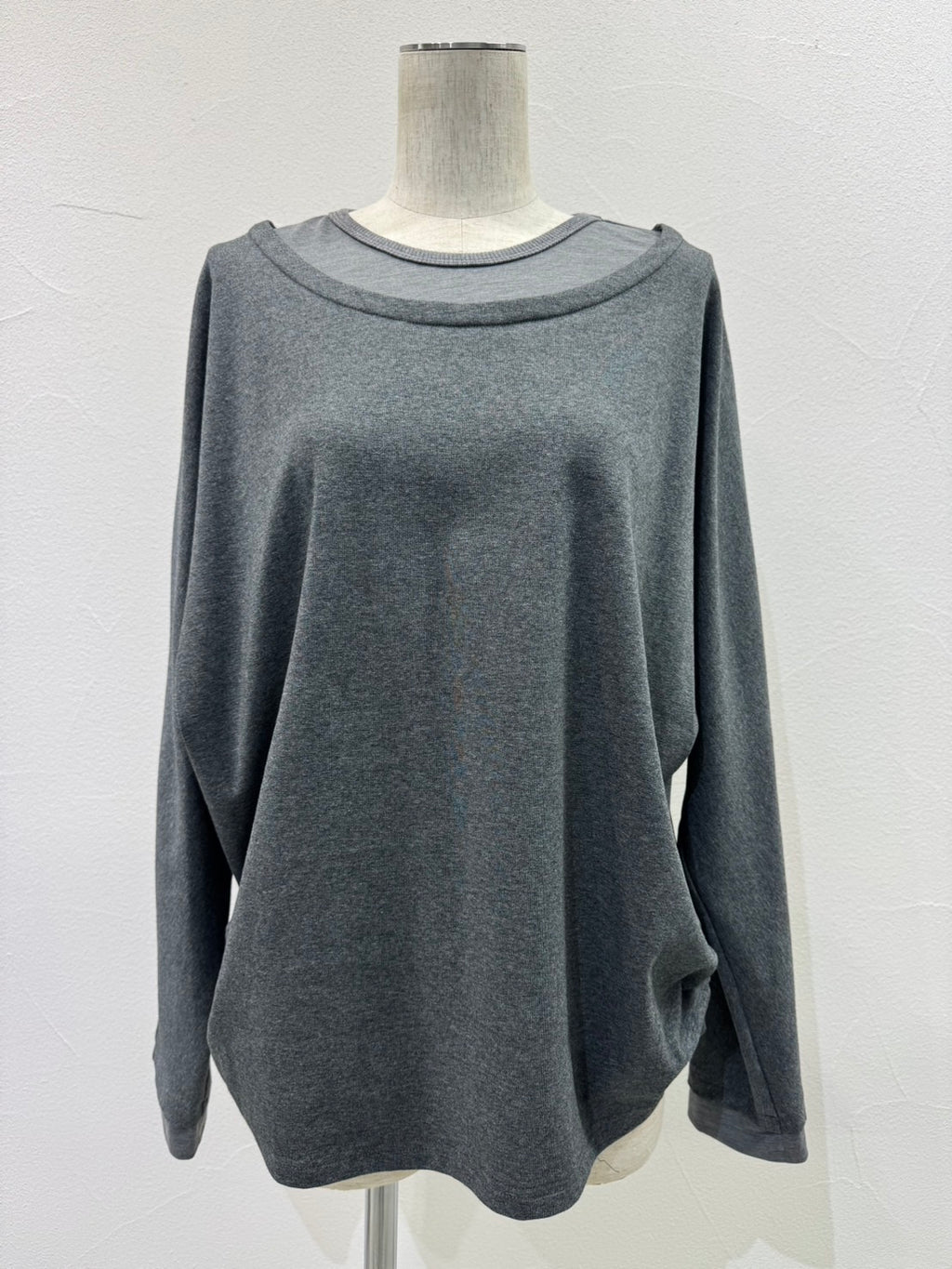 【予約⚡︎販売】レイヤーネックドルマンTOPS／604485／CYAN tokyo／2026 AW#1