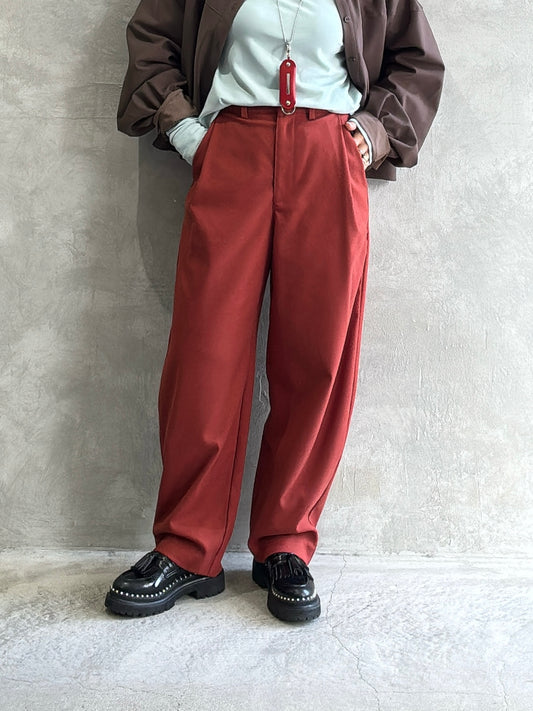 タックカーブパンツ／ANNA  KERRY