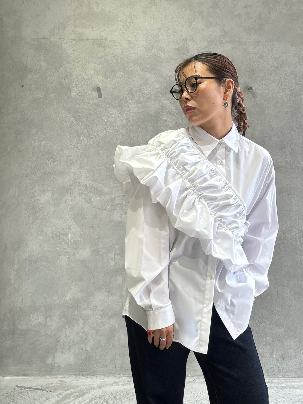 ギャザーぺプラム付きシャツ／VERSEAU