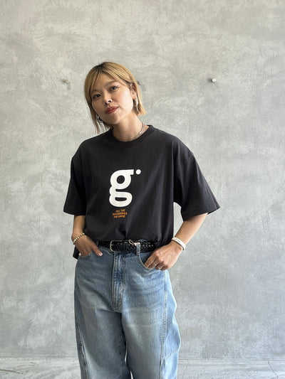受付終了【予約販売】men'sサイズ／"g"フロッキープリントTシャツ／ING