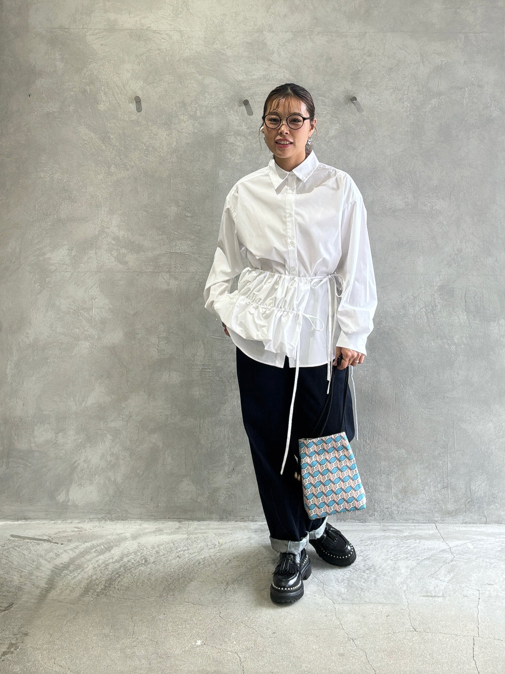 ギャザーぺプラム付きシャツ／VERSEAU