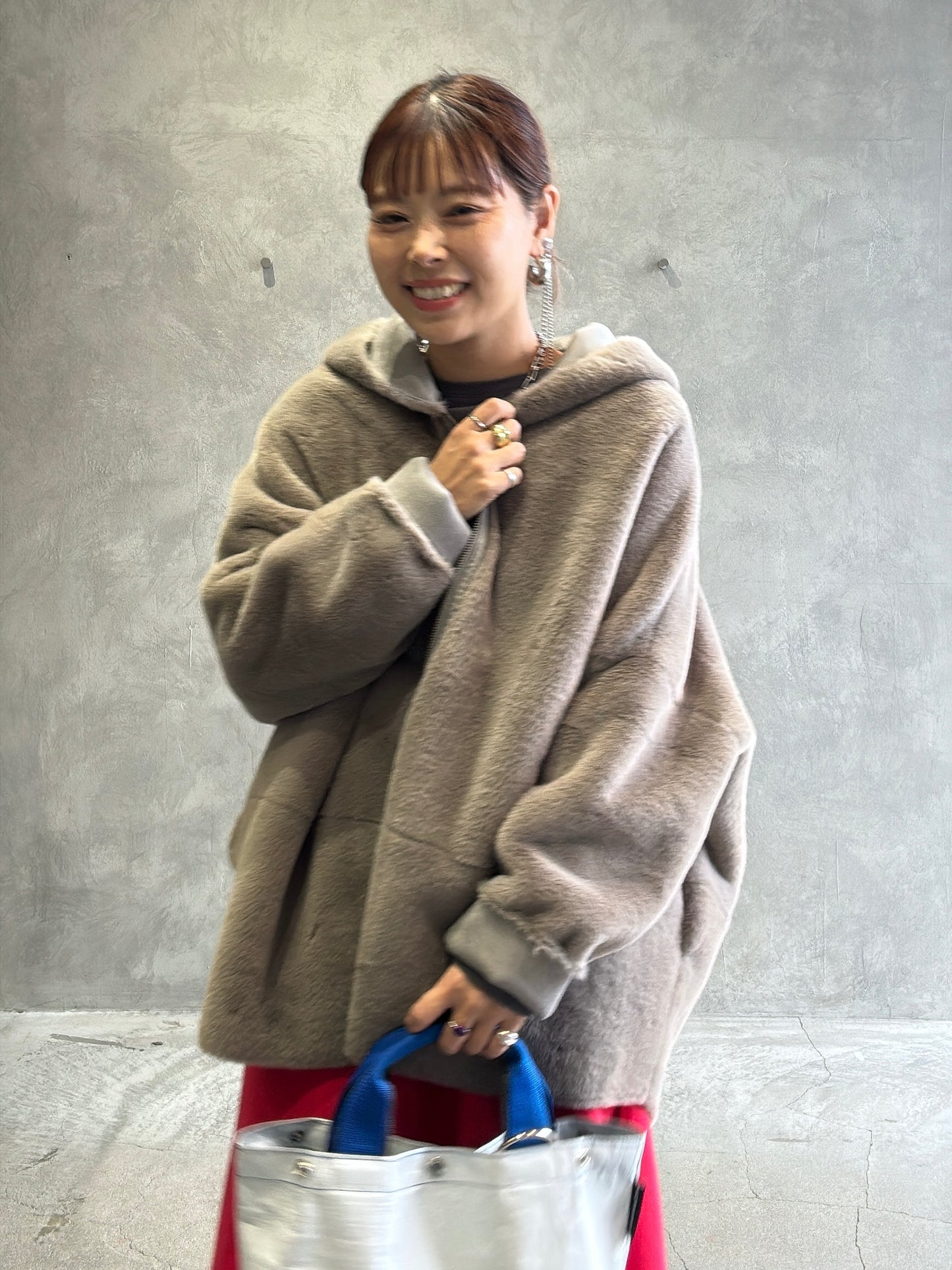 リバーシブルフェイクムートンフードコート／Dignite collier