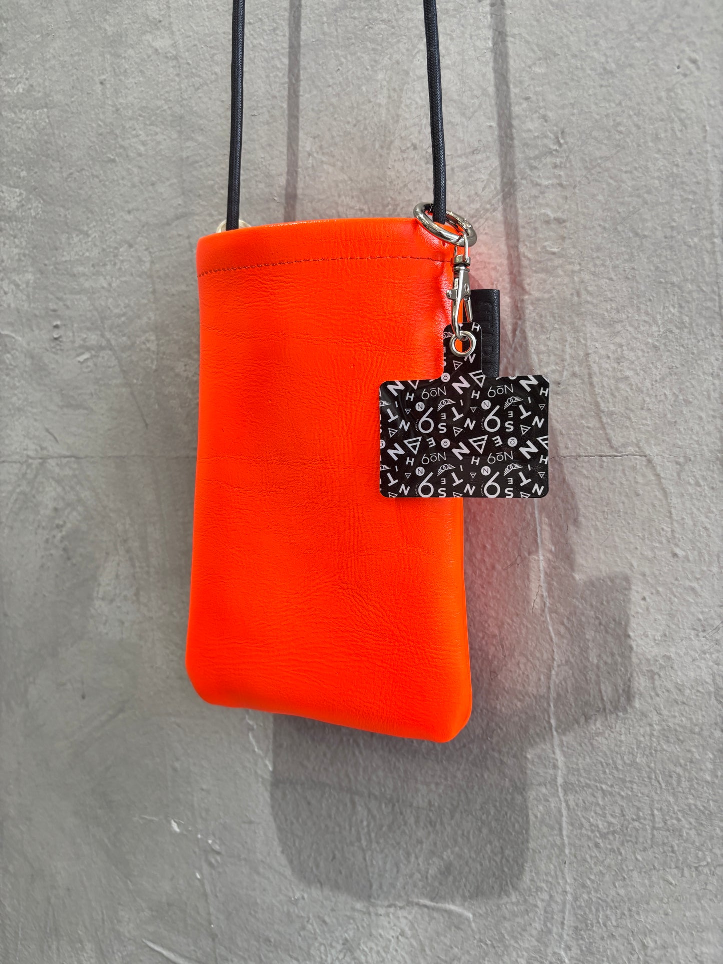 【新色追加】ネオンカラーサコッシュ／SP240214