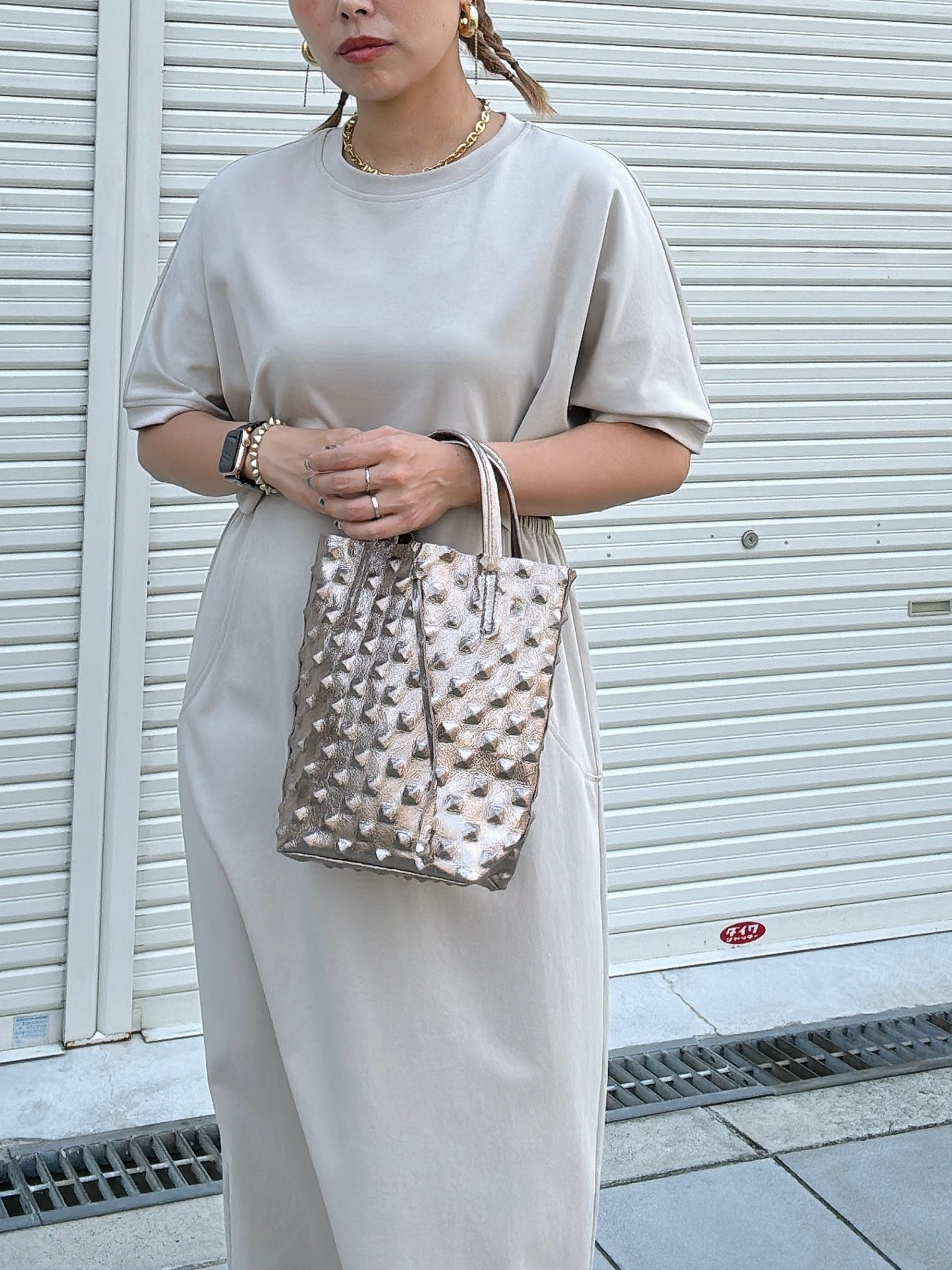 スタッズエンボスバッグ／イタリア・フィレンチェのレザーバッグ