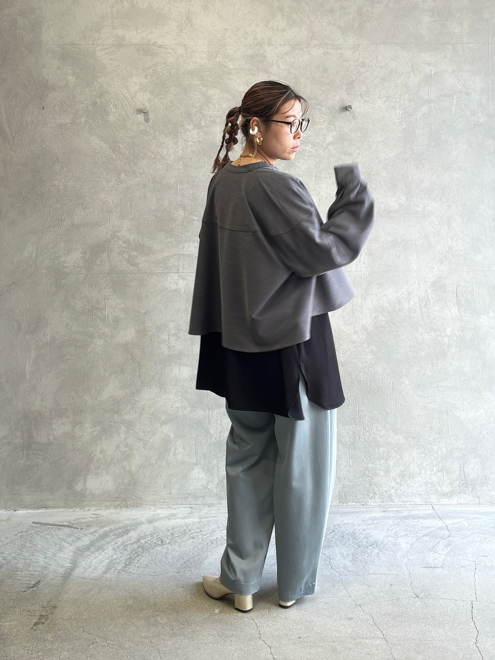 ★ラウンドステッチサーキュラシャツ／CYAN tokyo