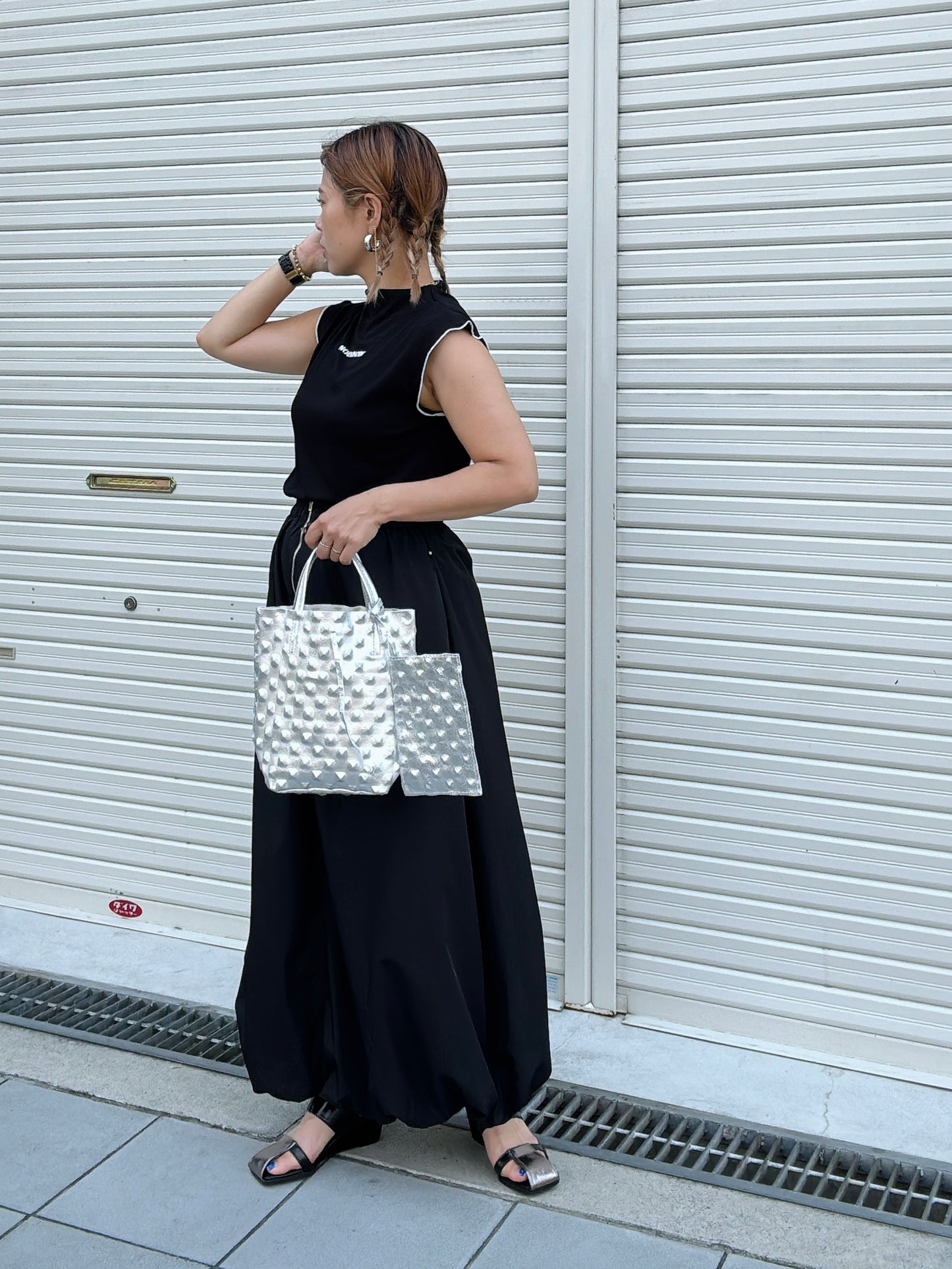 スタッズエンボスバッグ／イタリア・フィレンチェのレザーバッグ