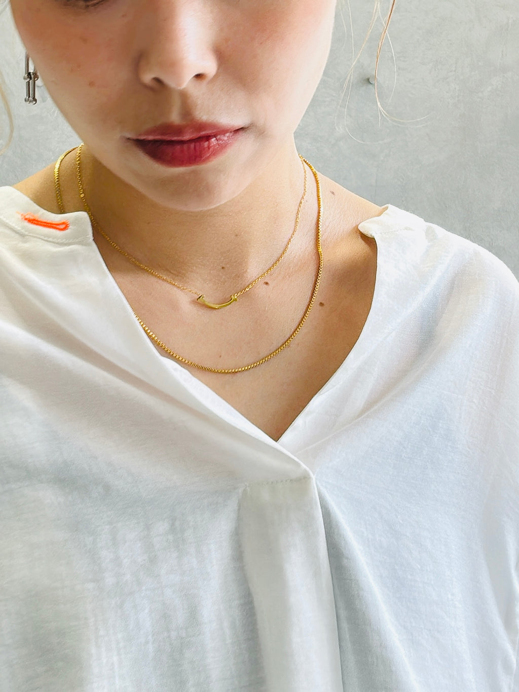 カーブネックレス